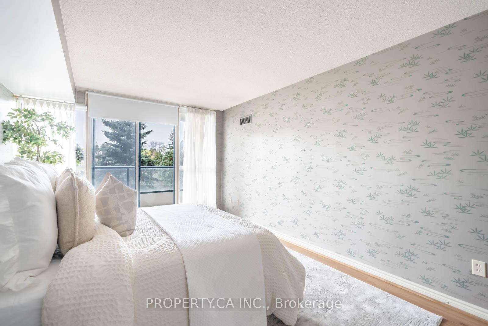 3 Bedrooms Condo at 7300 Yonge, Vaughan For sale