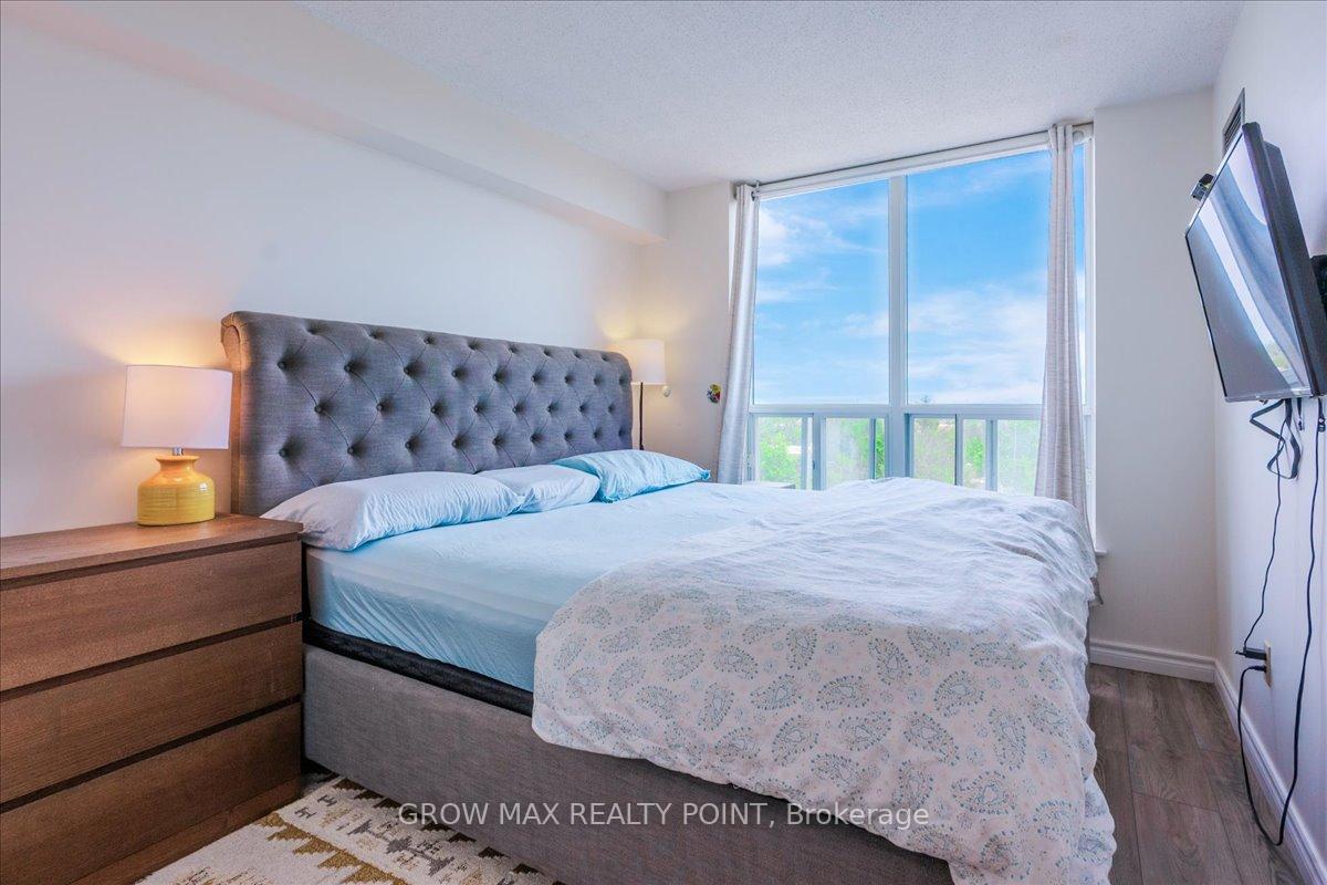 2 Bedrooms Condo at 410 Mclevin, Toronto For sale