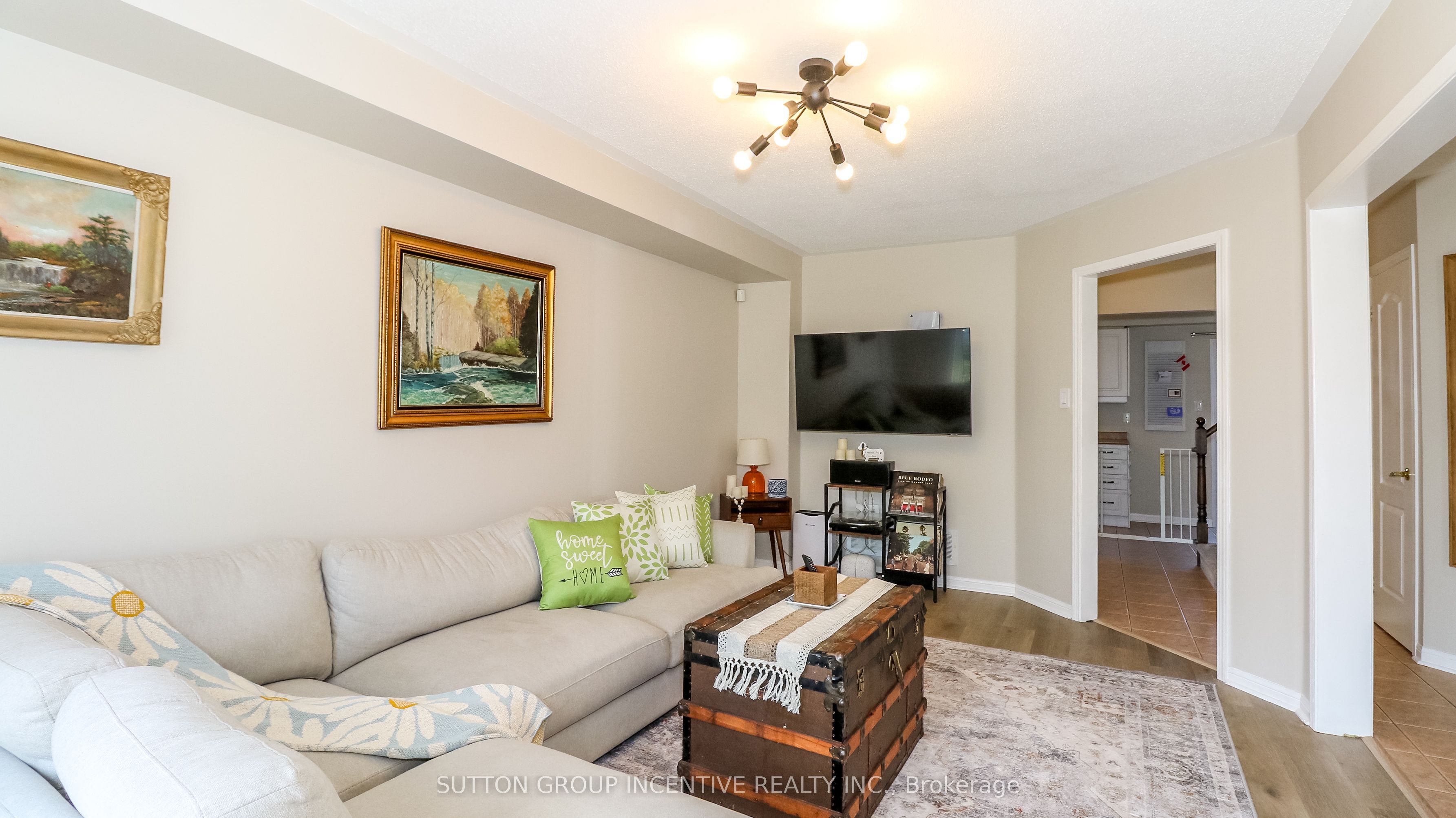 54 Succession Crescent W