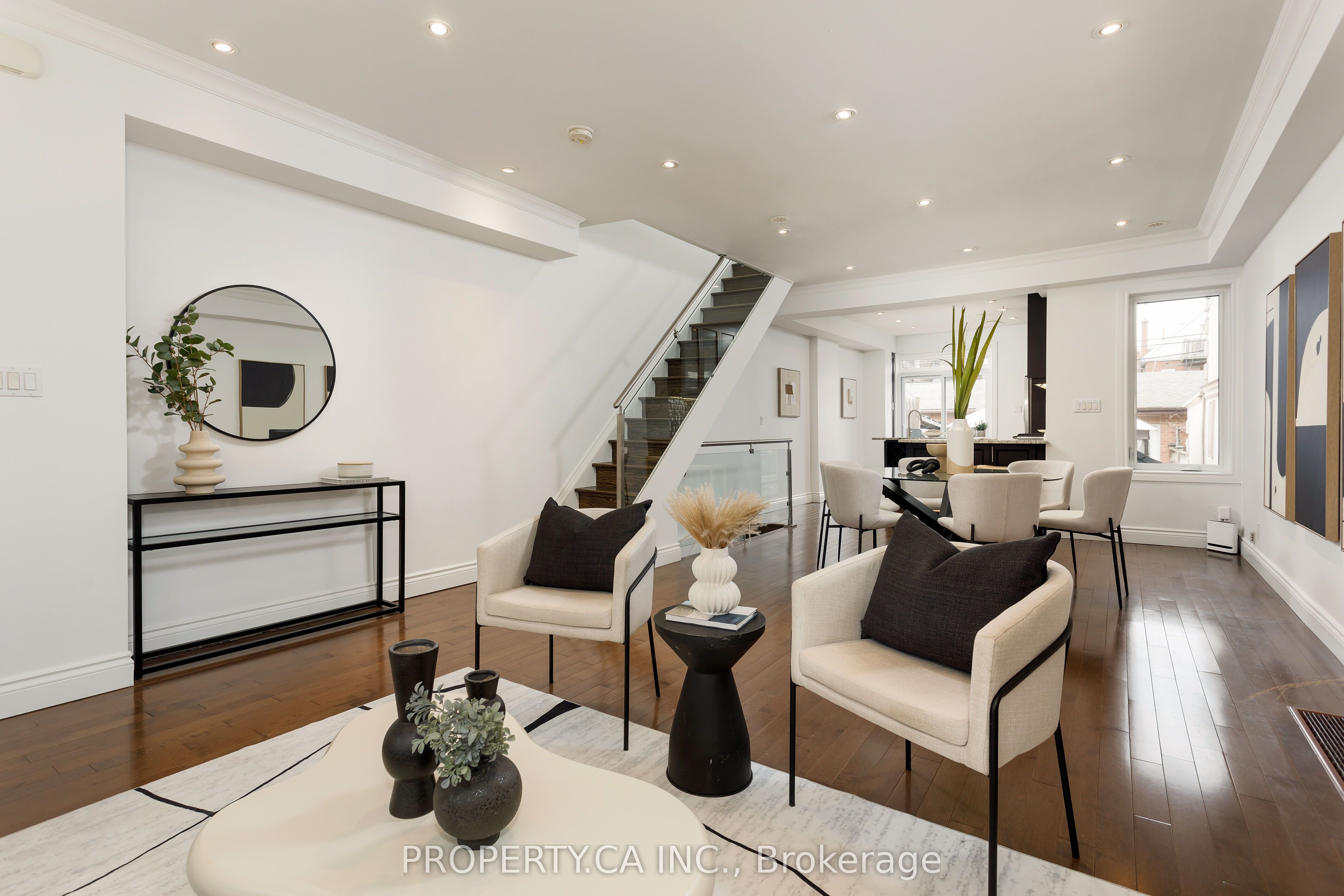 487 Roxton Road, Toronto, ON M6G 3R5