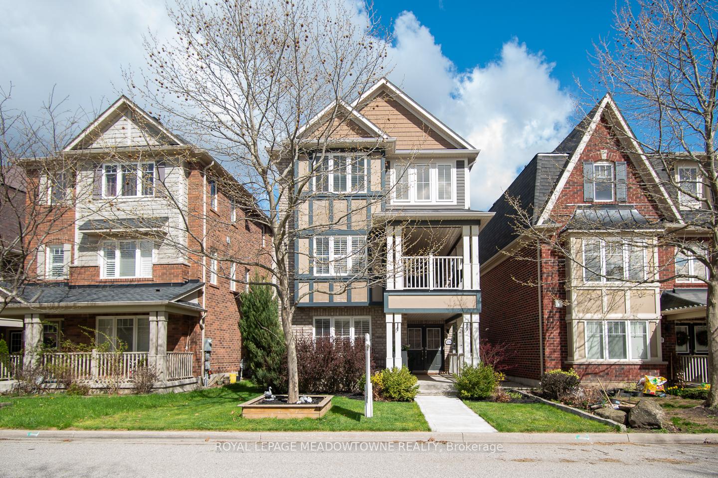 236 Magurn Gate, Milton, ON L9T 7B3