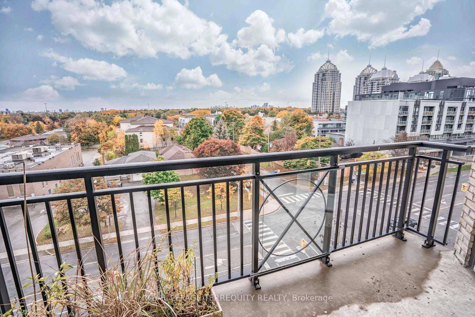 676 Sheppard Avenue E, #607