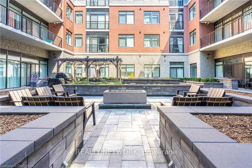 2 Bedrooms Condo at 1 Redfern, Hamilton For sale