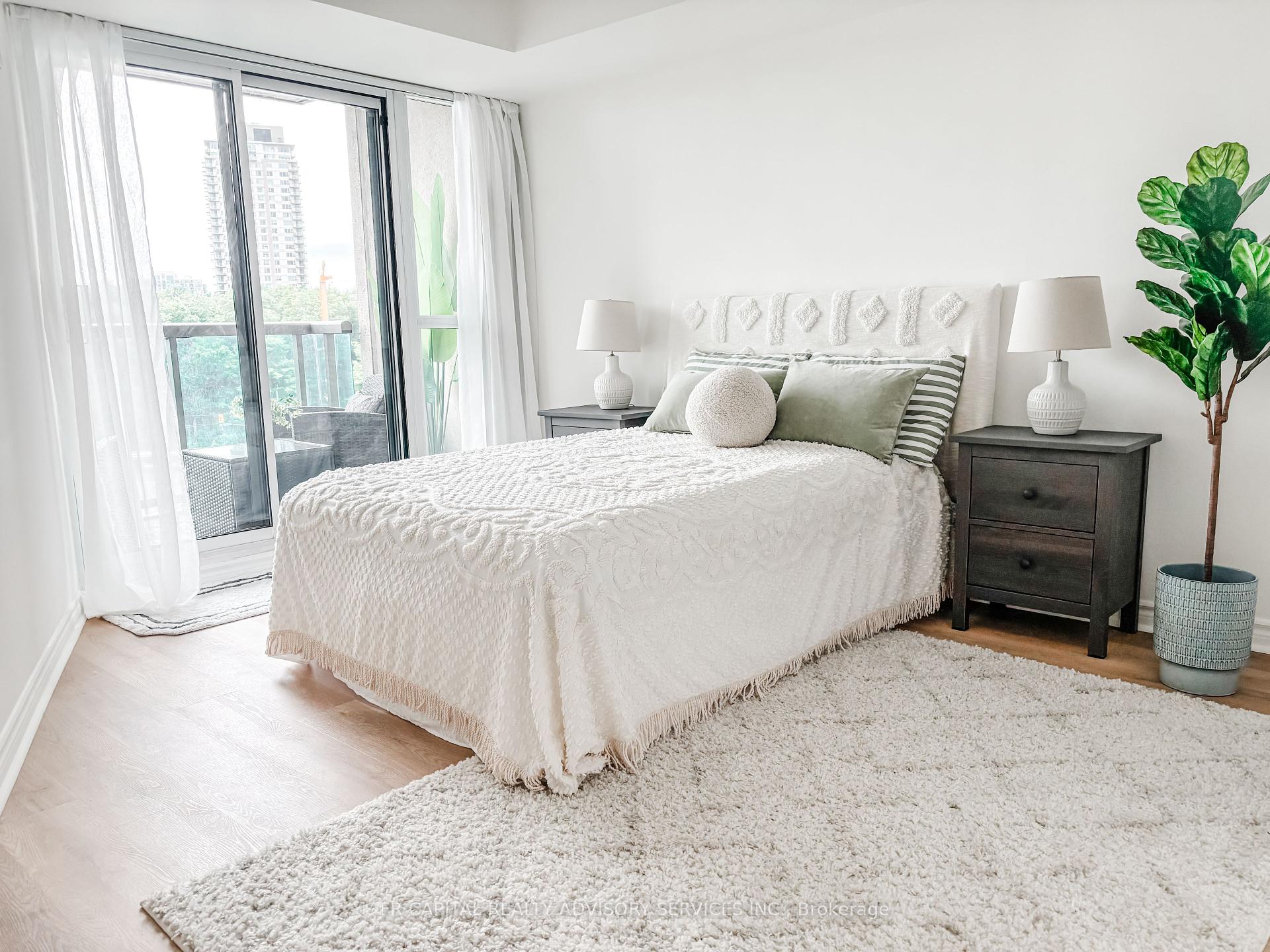 2 Bedrooms Condo at 68 Grangeway, Toronto For sale