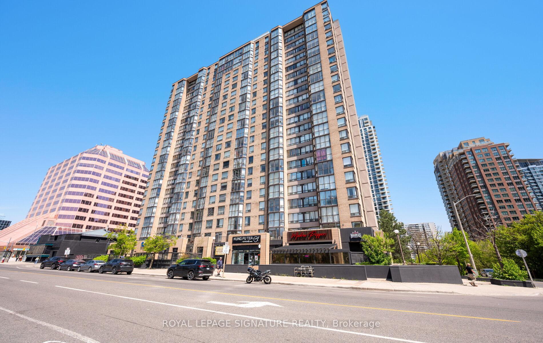 3 Bedrooms Condo at 285 Enfield, Mississauga For sale