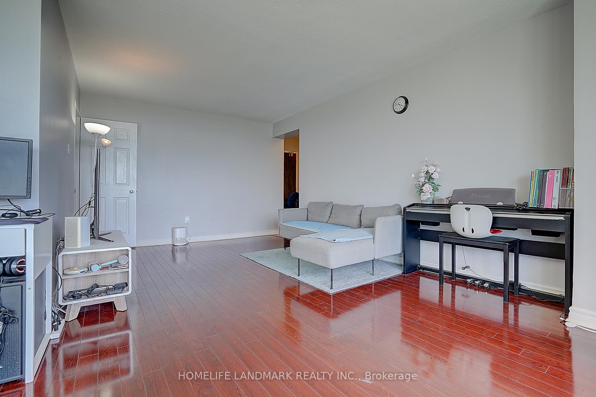 2 Bedrooms Condo at 350 Seneca Hill, Toronto For sale
