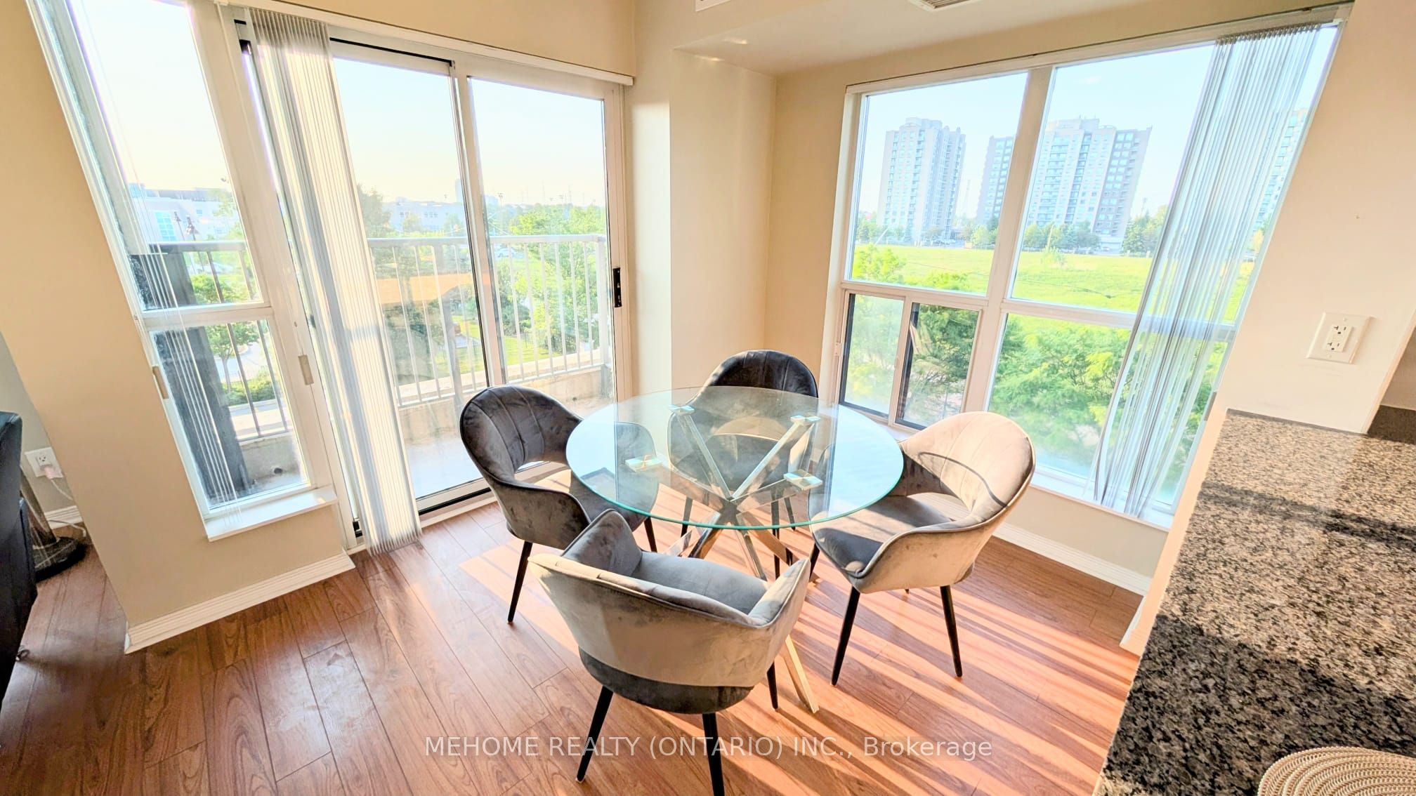 185 Oneida Crescent, #306