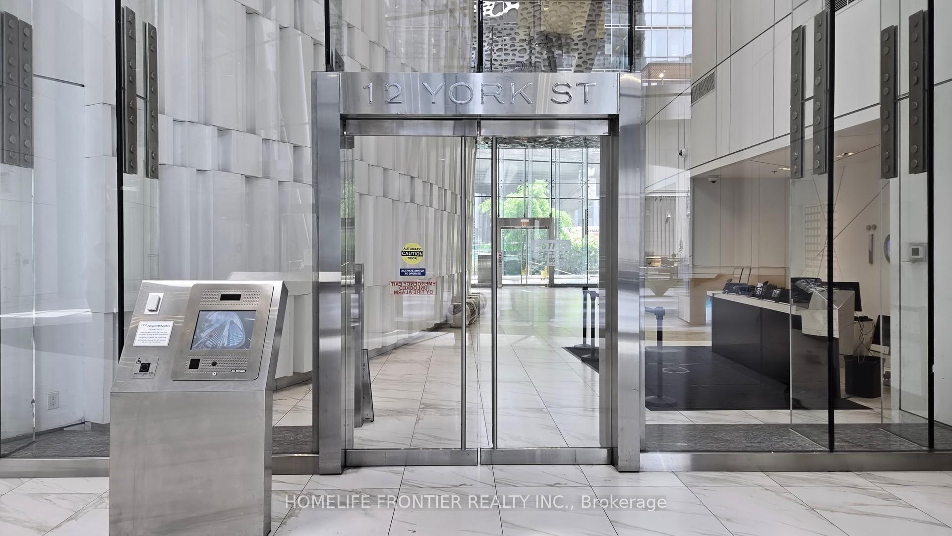 2 Bedrooms Condo at 12 York, Toronto For sale