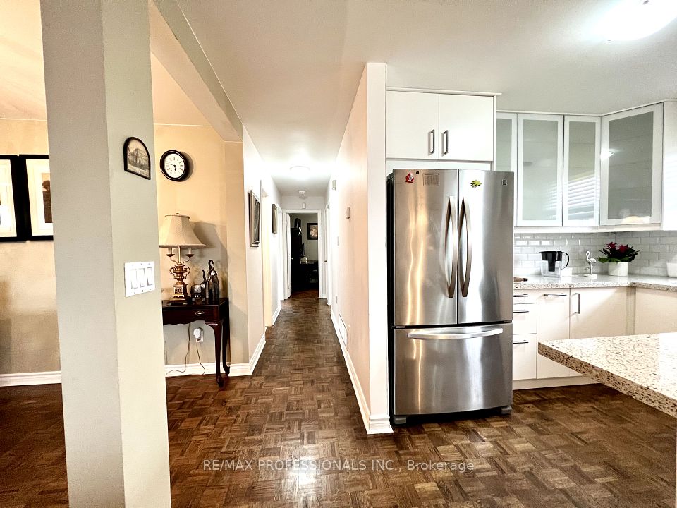 Hallway to bedrooms/bathrroms