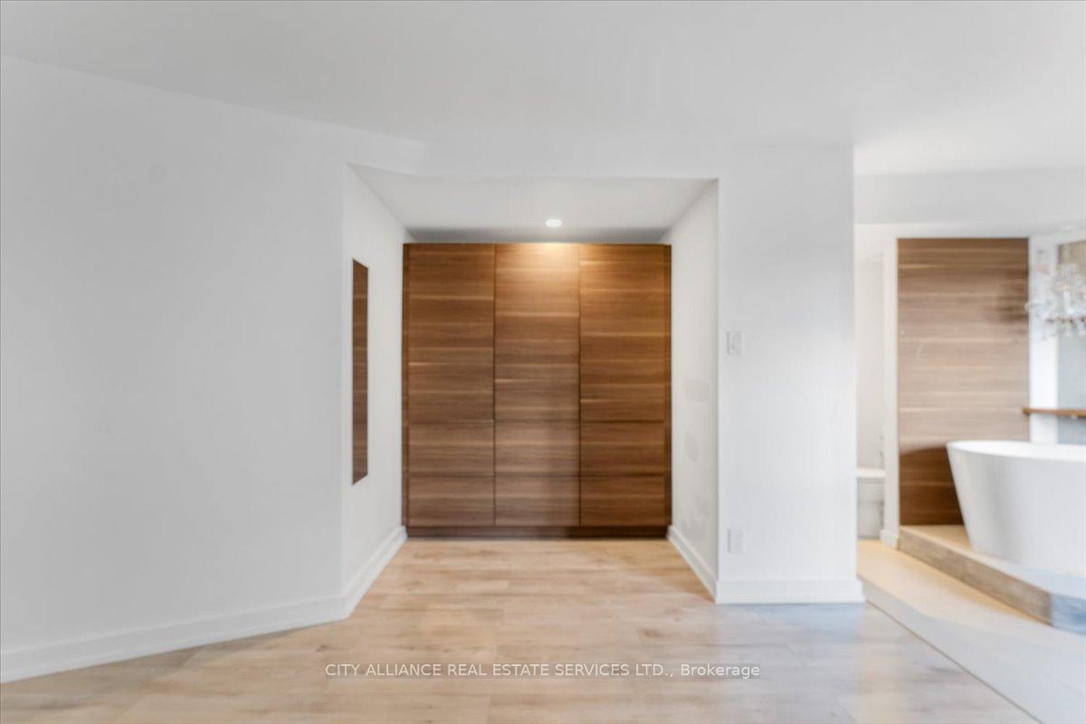 2 Bedrooms Condo at 284 Mill, Toronto For sale