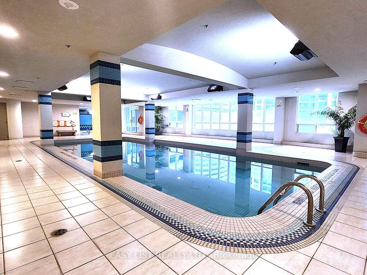 2 Bedrooms Condo at 51 Lower Simcoe, Toronto For sale