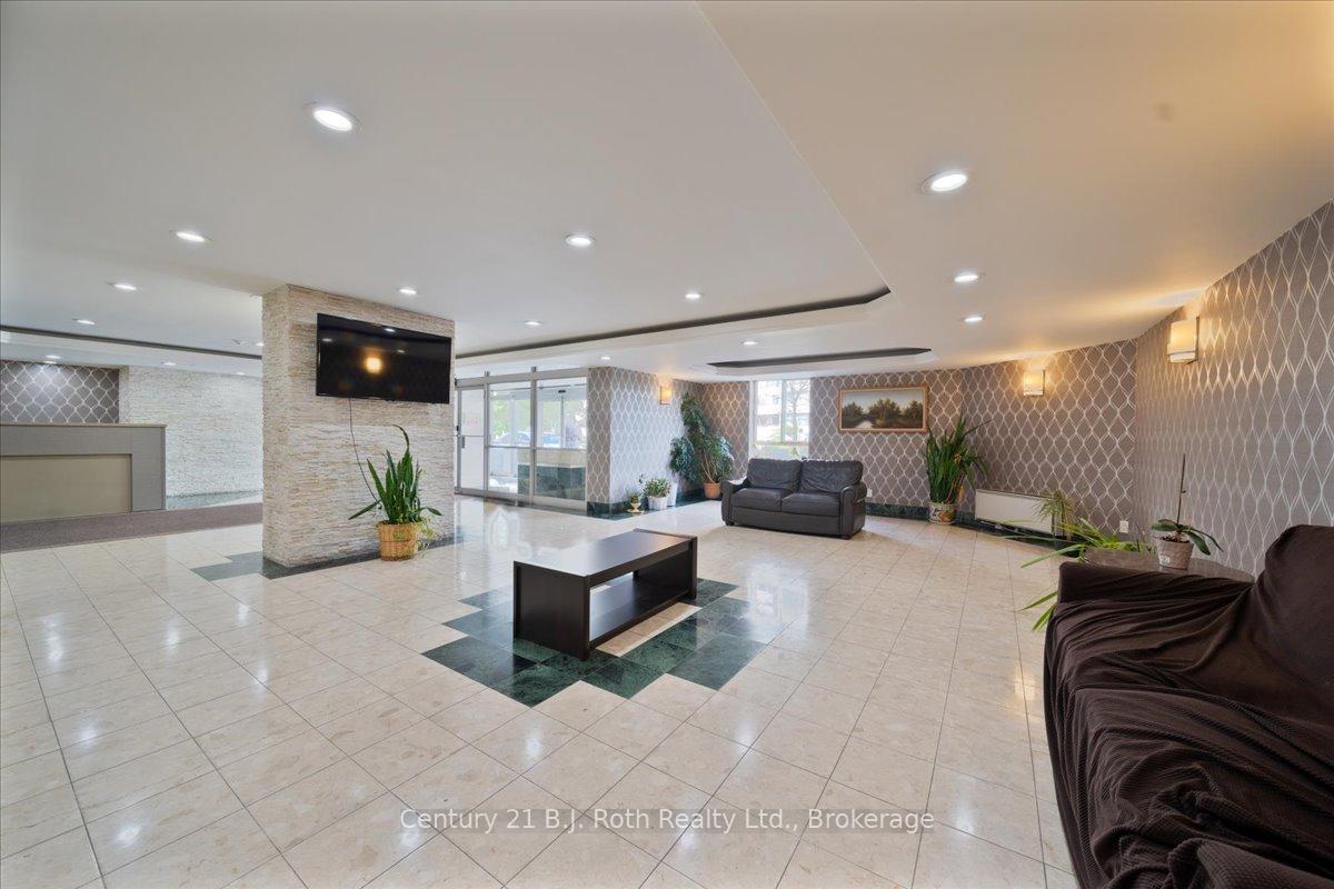 1 Bedroom Condo at 41 MARKBROOK, Toronto For sale