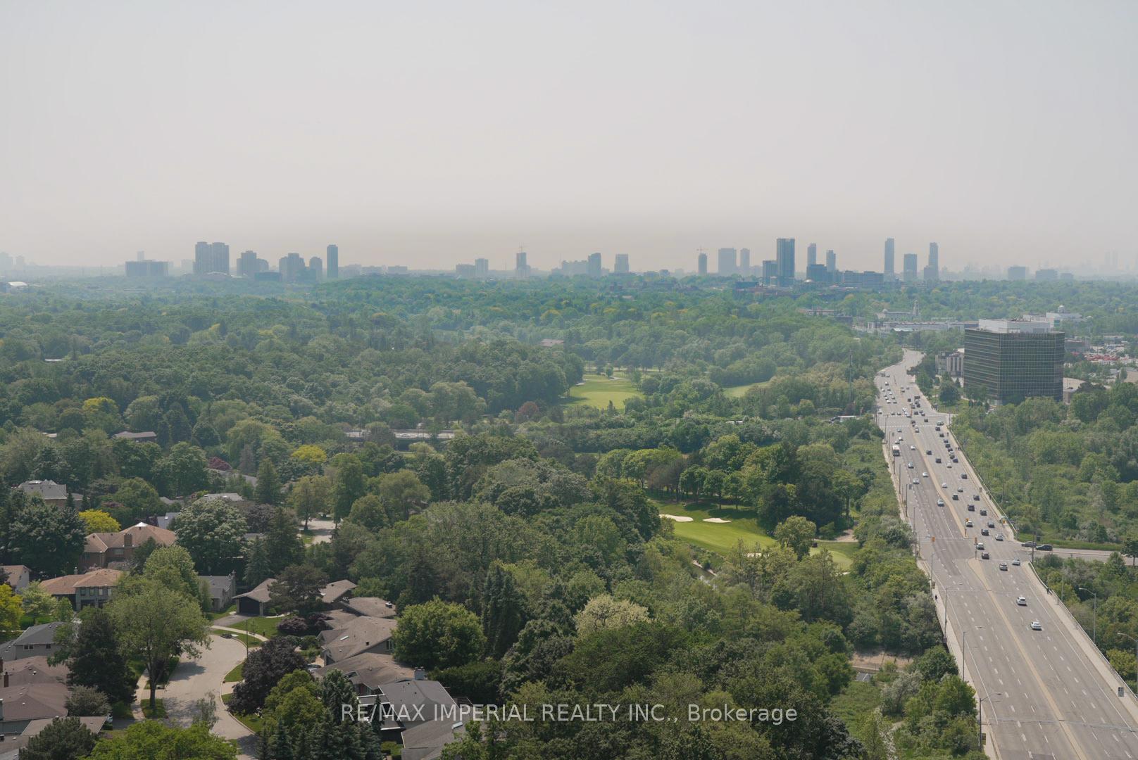 2 Bedrooms Condo at 18 Graydon Hall, Toronto For sale