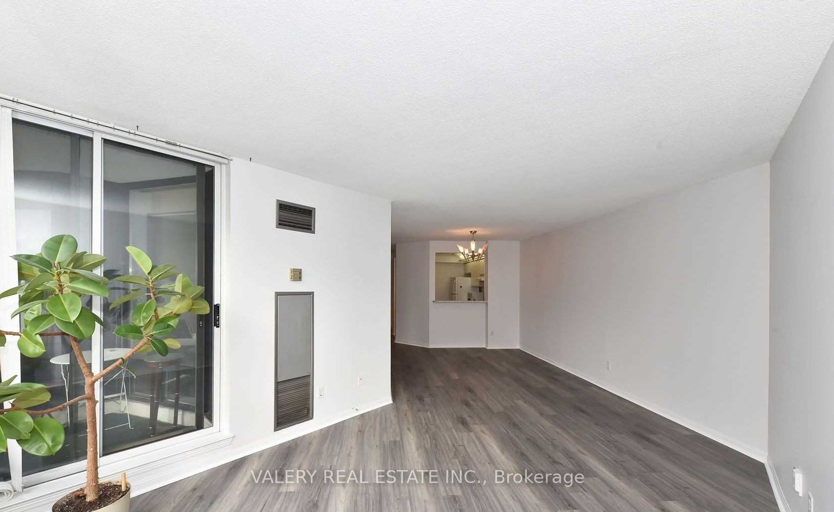 1131 Steeles Avenue W, #409