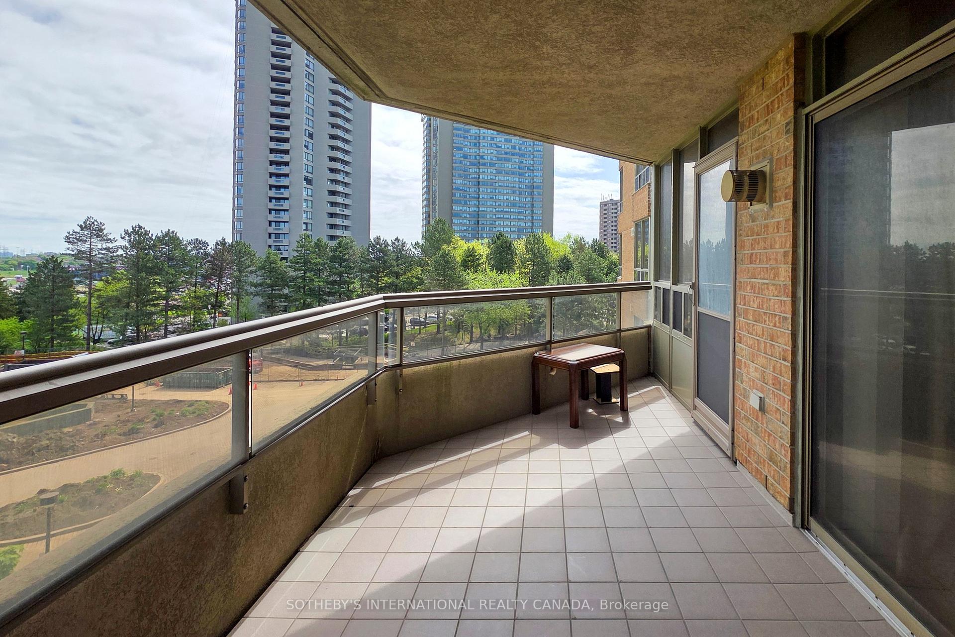 3 Bedrooms Condo at 89 Skymark, Toronto For sale