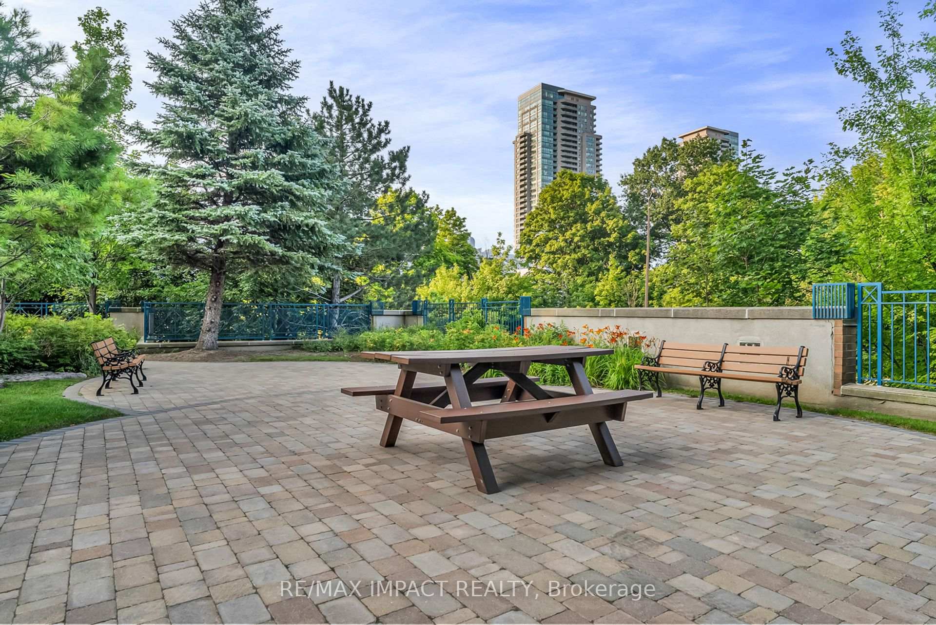 1 Bedroom Condo at 123 Omni, Toronto For sale