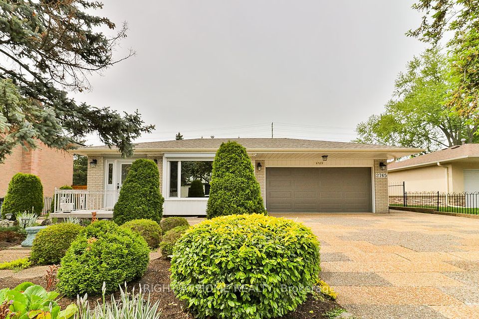2765 Bushland