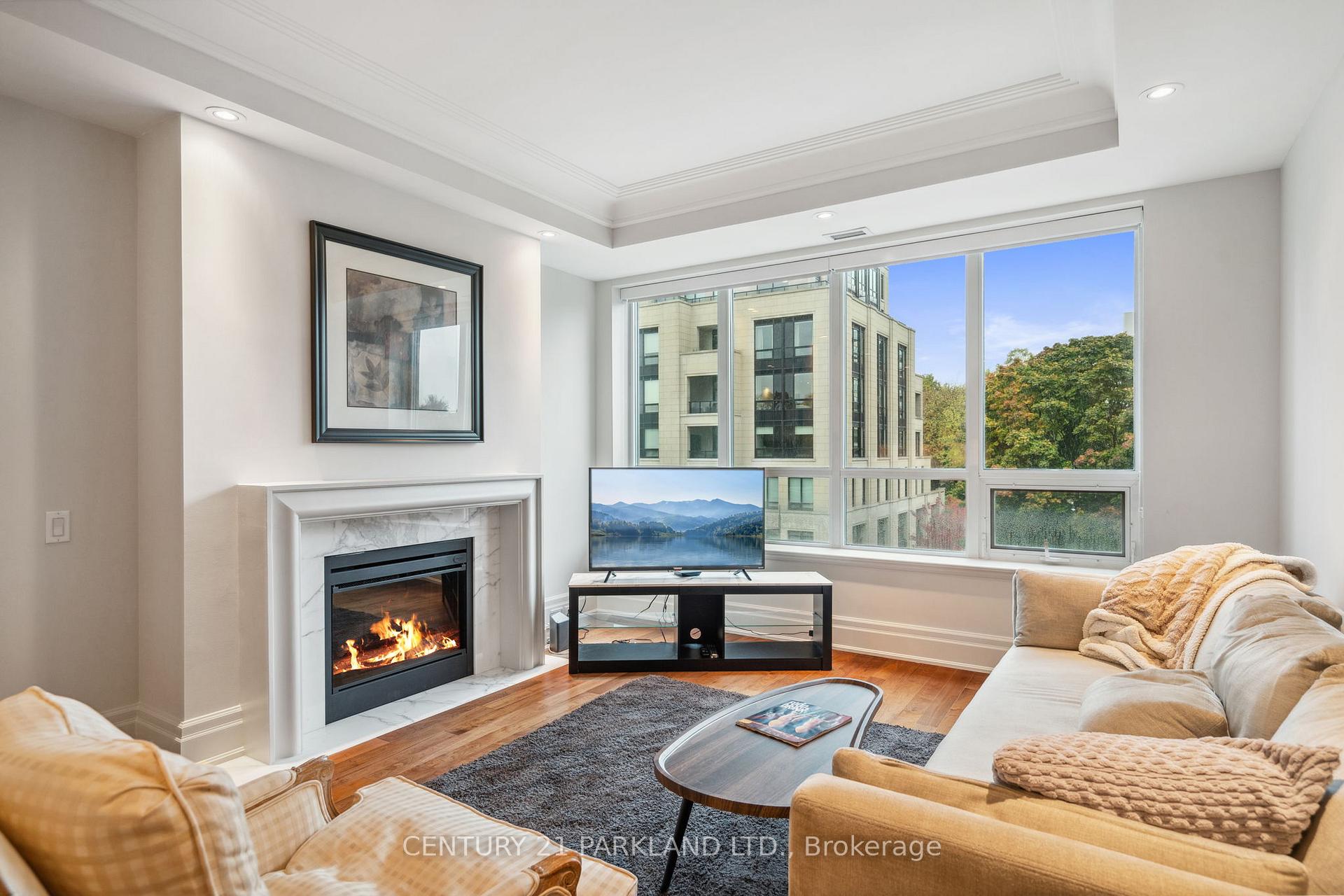 2 Bedrooms Condo at 155 St Clair, Toronto For sale