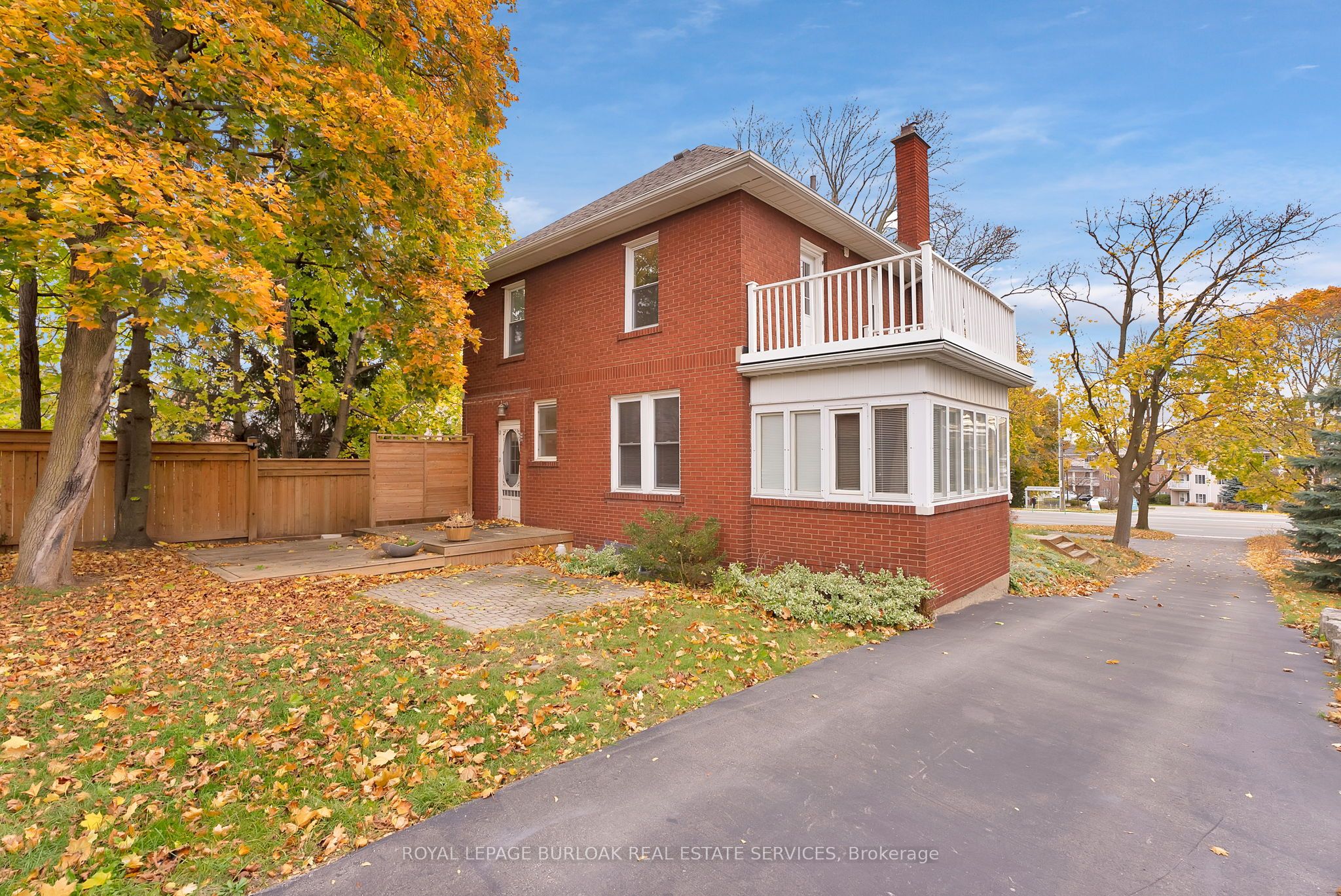 295 Plains Road W