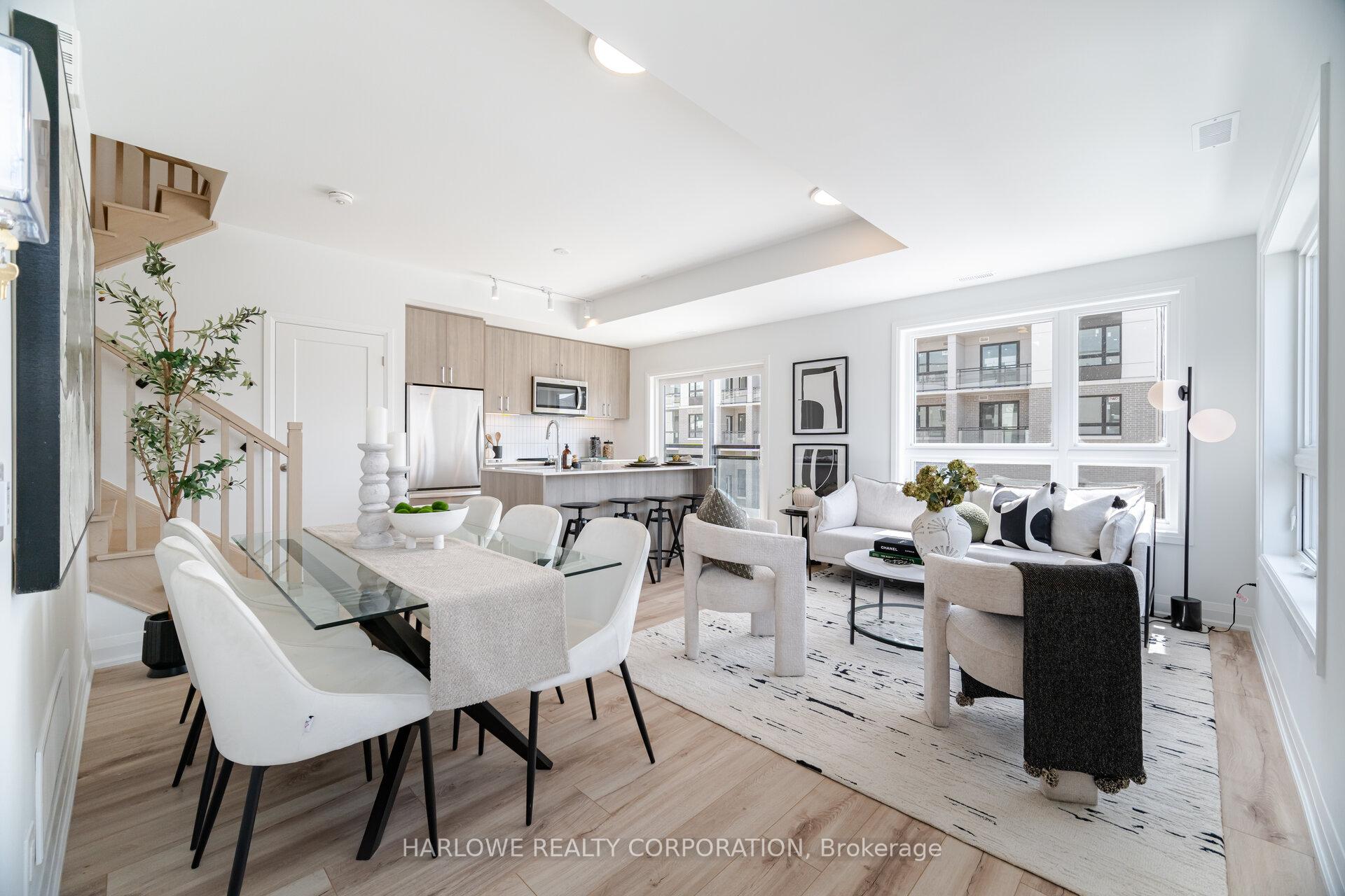 3 Bedrooms Condo at 274 Ironside, Oakville For sale