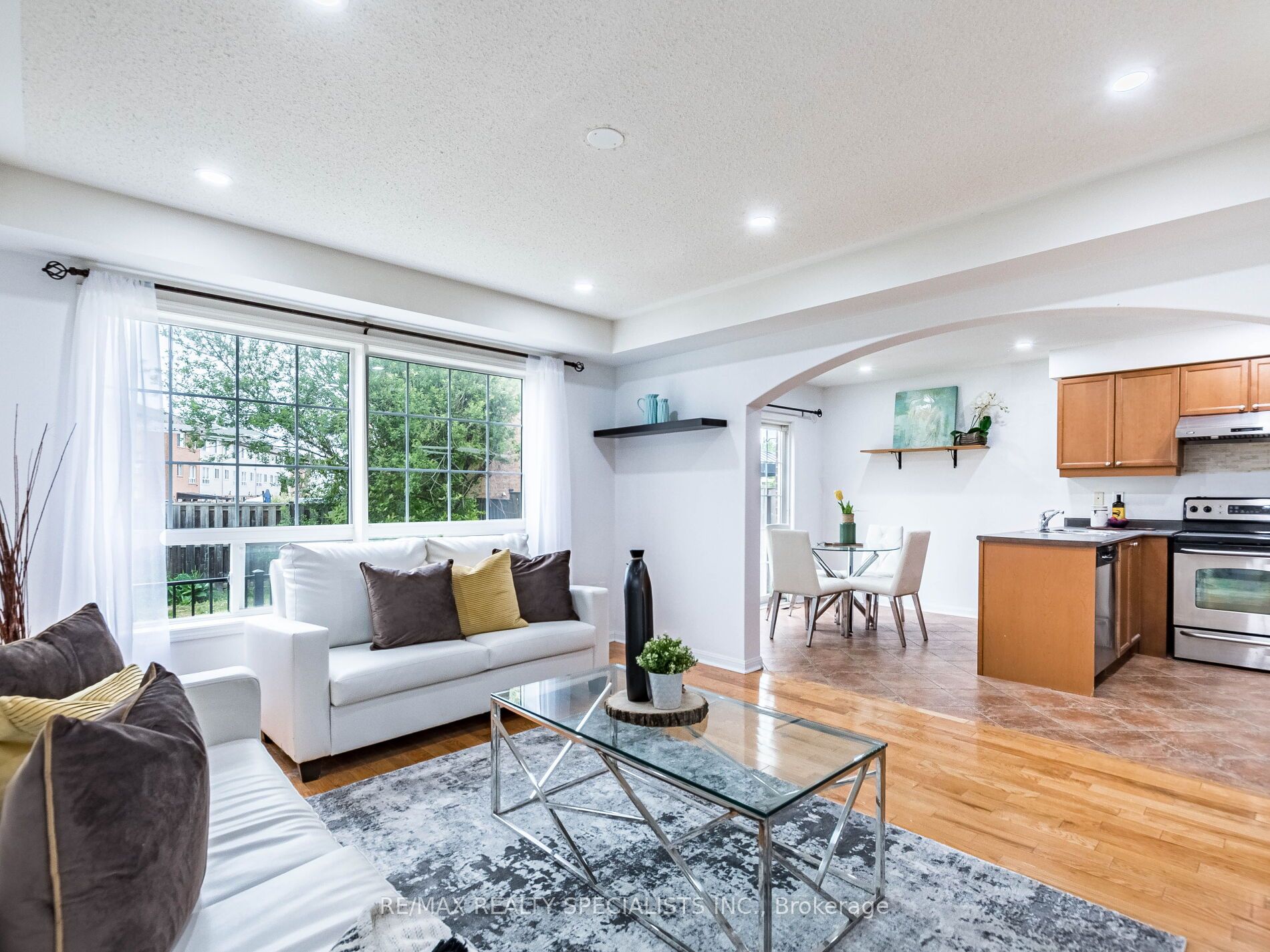 105 DECKER HOLLOW Circle