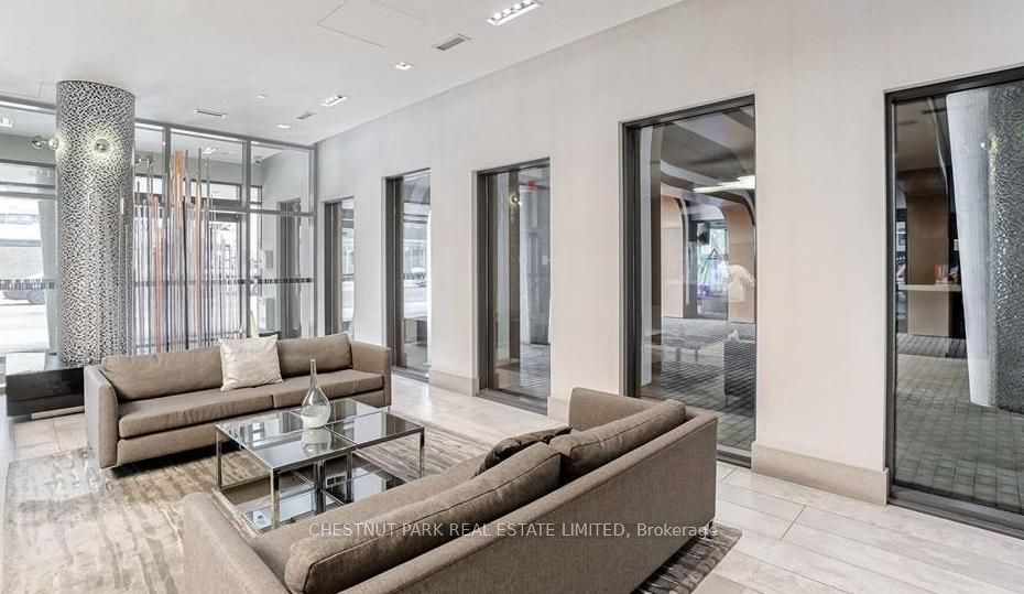 525 Adelaide Street W, #701