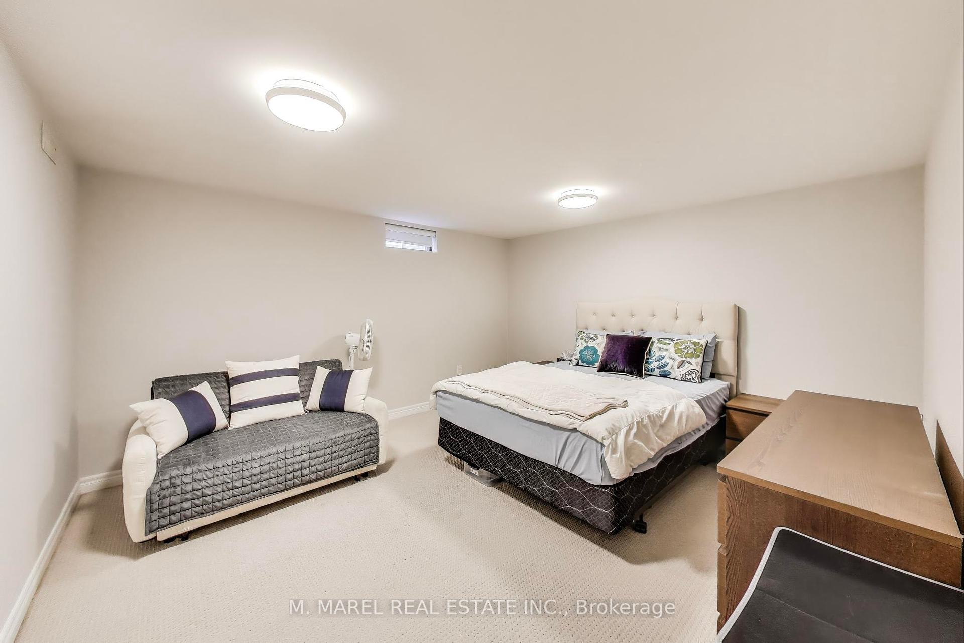 4 Bedrooms Condo at 484 Millen, Hamilton For sale