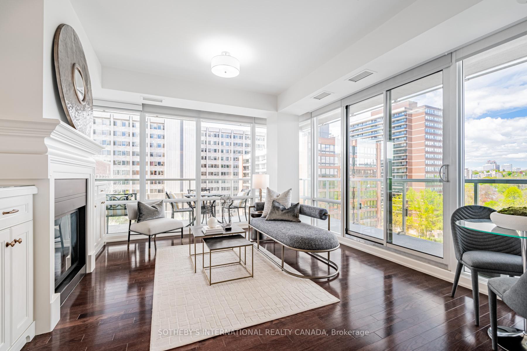 2 Bedrooms Condo at 1 Bedford, Toronto For sale