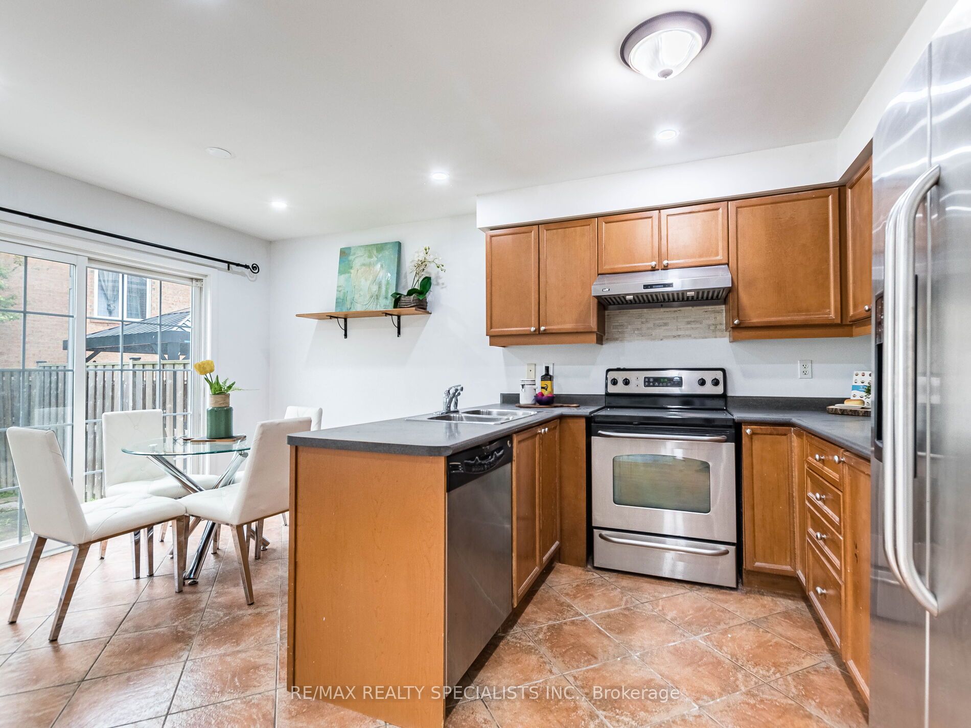 105 DECKER HOLLOW Circle