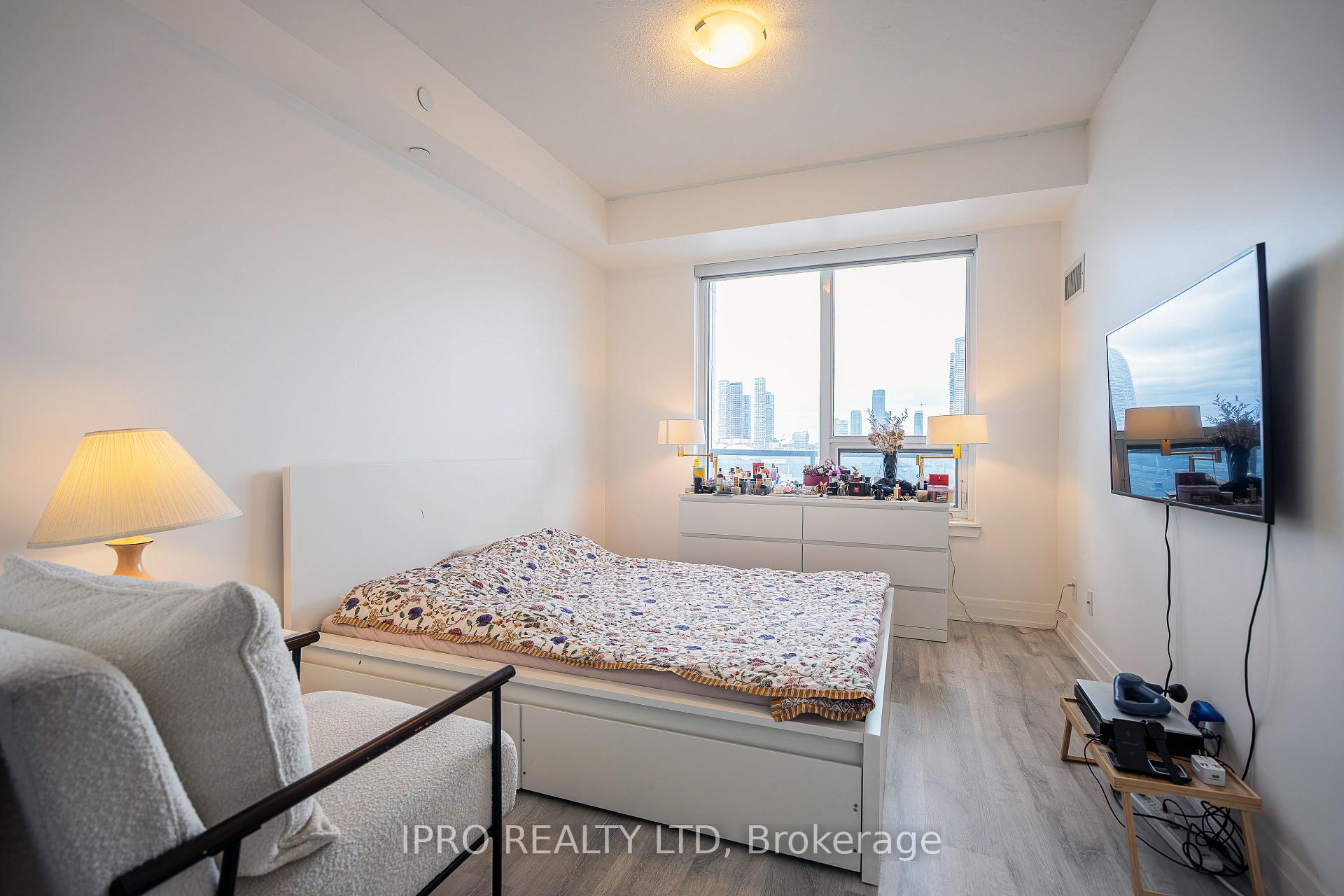 2 Bedrooms Condo at 3600 Hwy 7,  Vaughan For sale
