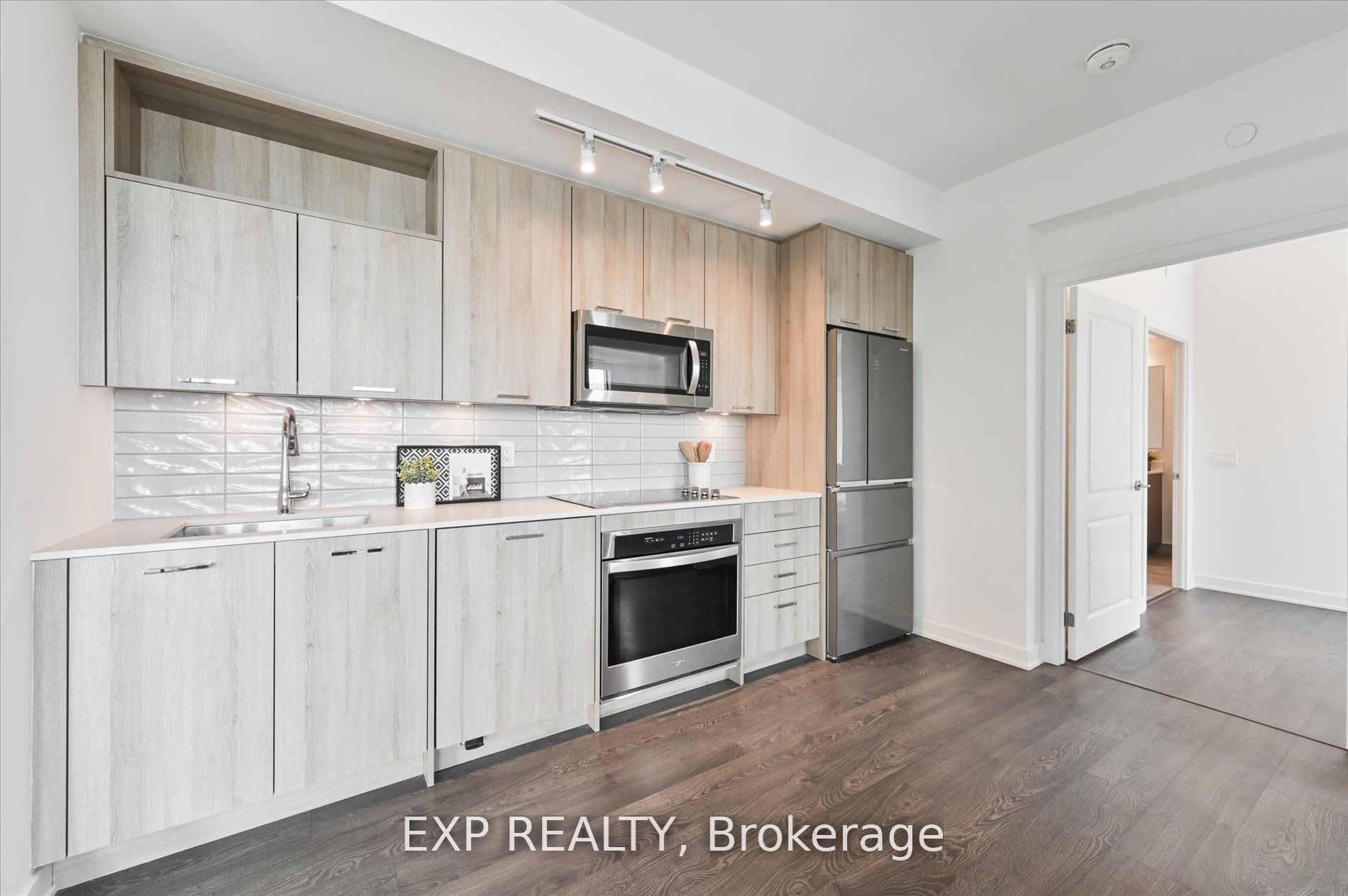 120 Eagle Rock Way, #806