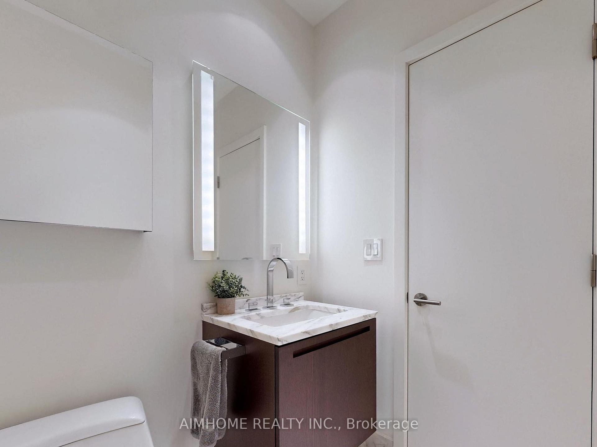 3 Bedrooms Condo at 180 University, Toronto For sale