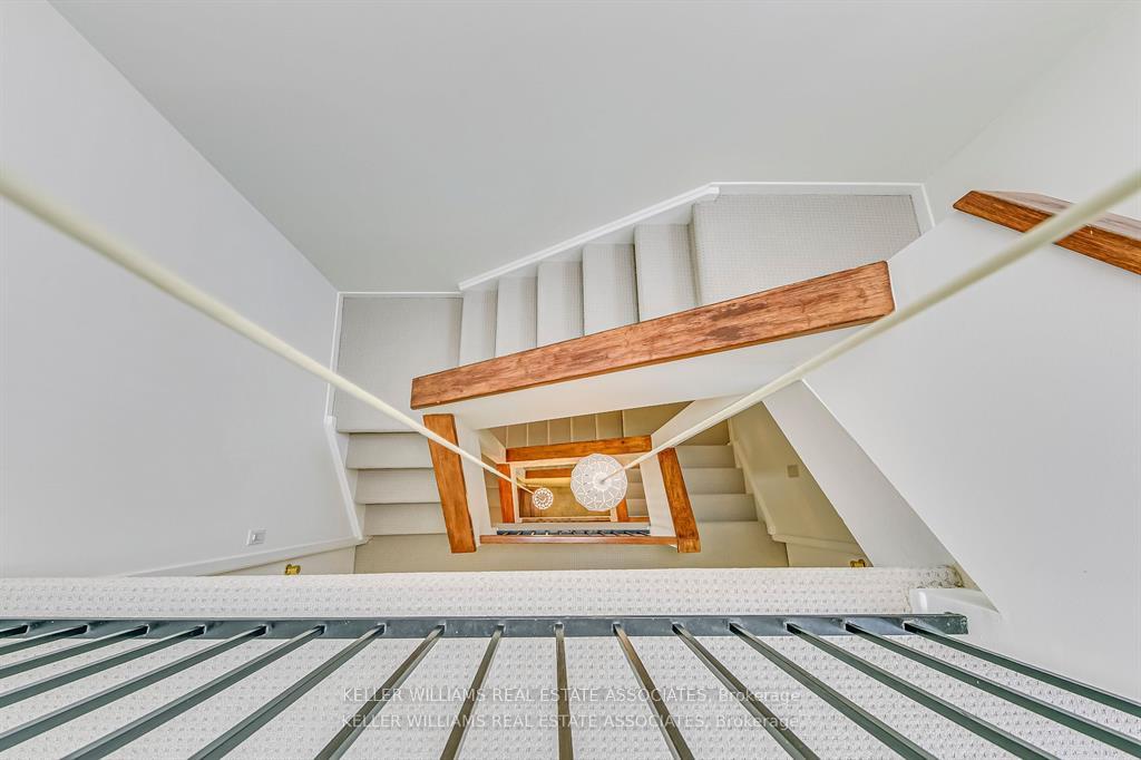 4 Bedrooms Condo at 24 Reid, Mississauga For sale