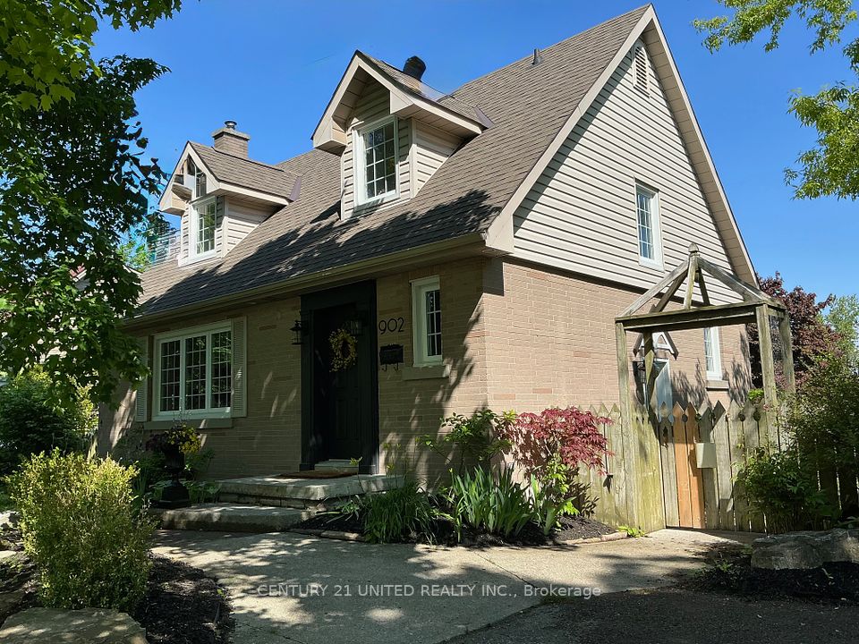 902 Valleyview