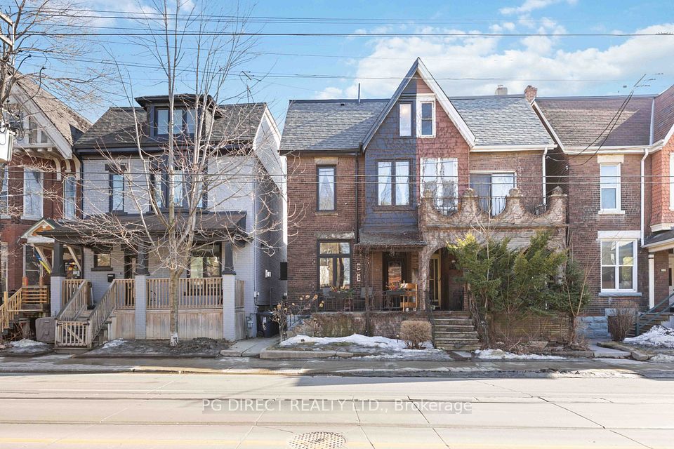 951 Dundas