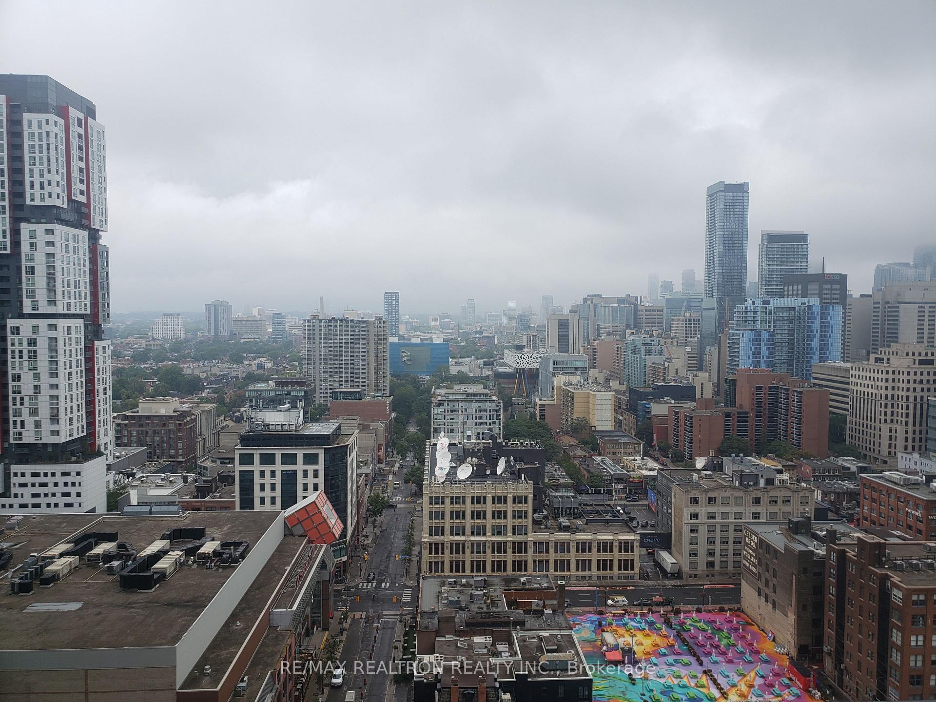 2 Bedrooms Condo at 99 John, Toronto For sale