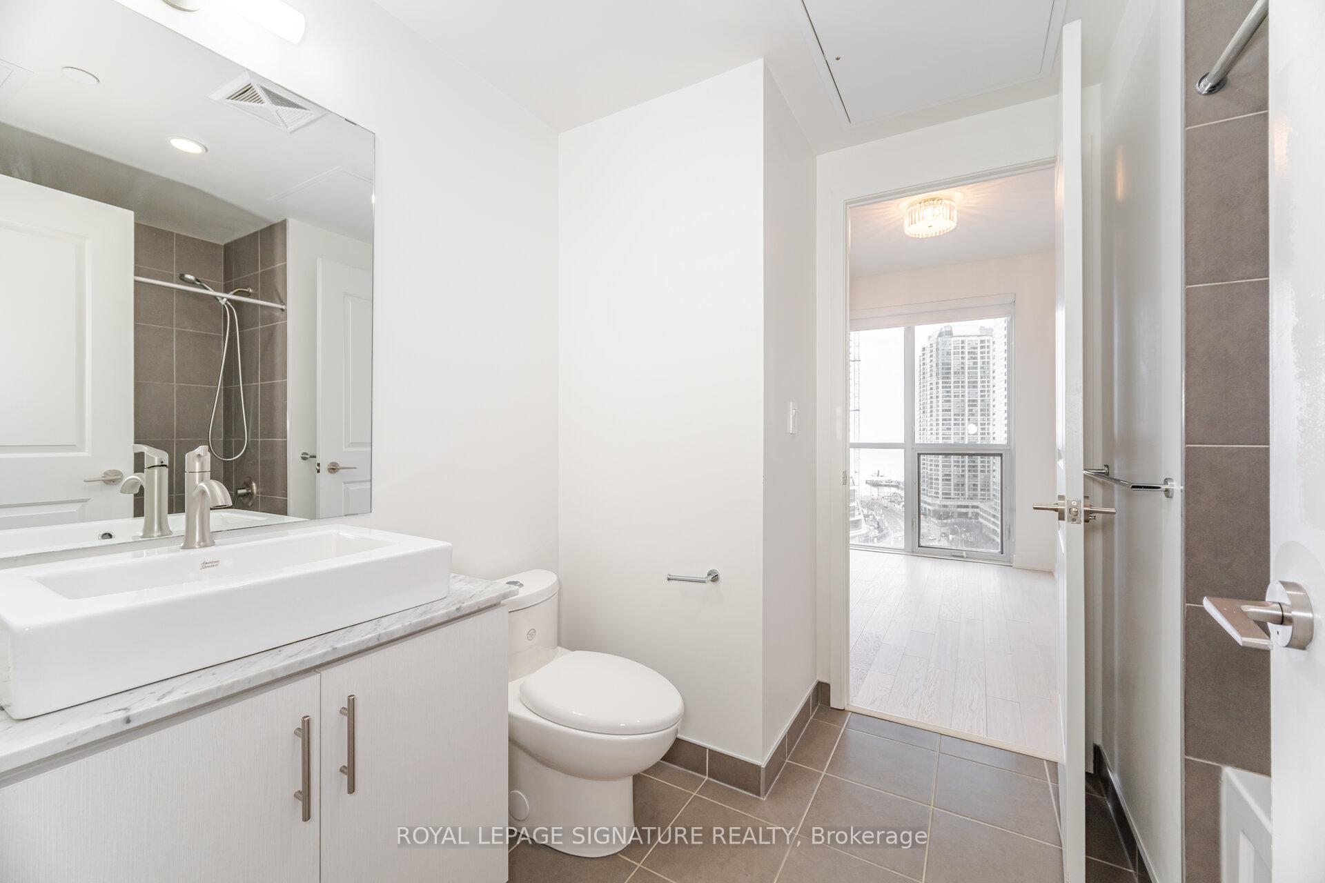 2 Bedrooms Condo at 1 The Esplanade, Toronto For sale