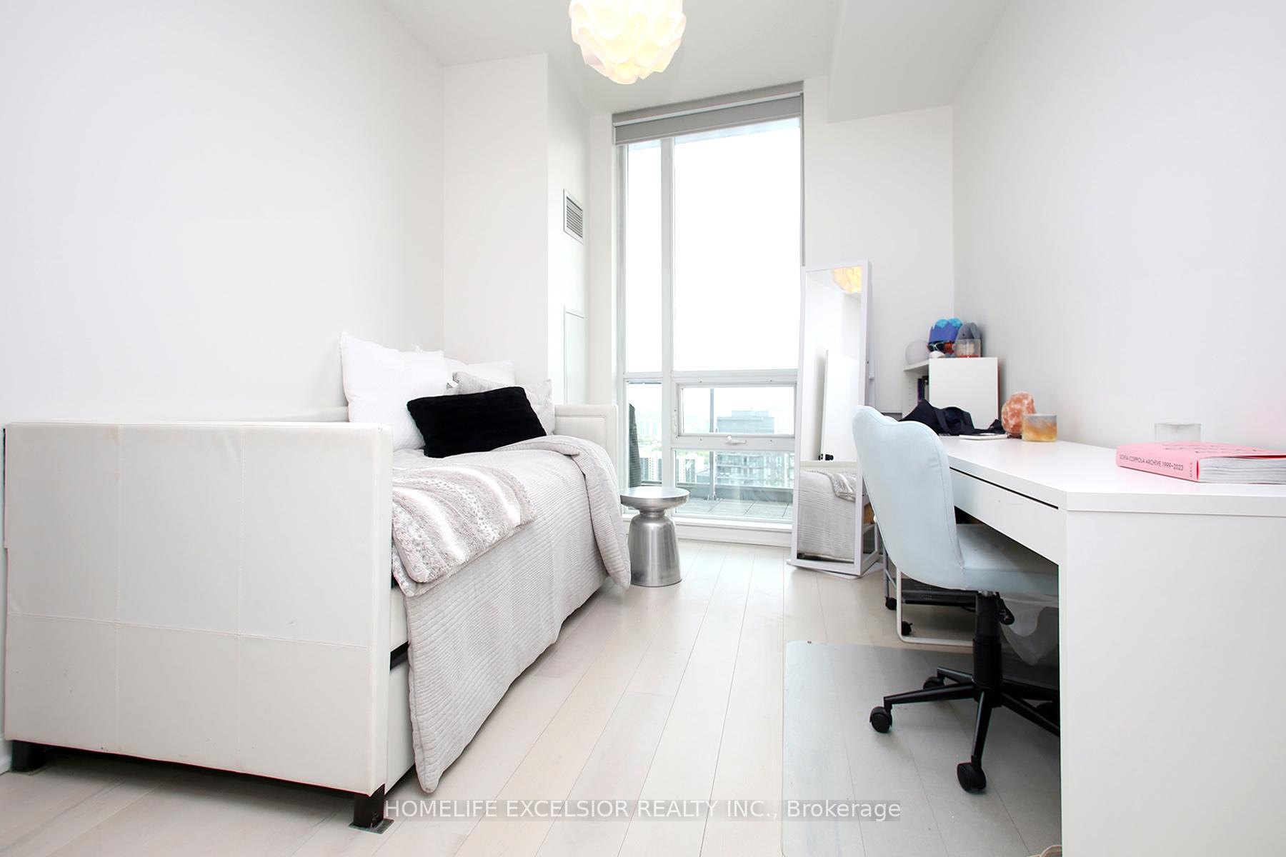 2 Bedrooms Condo at 70 Forest Manor, Toronto For sale