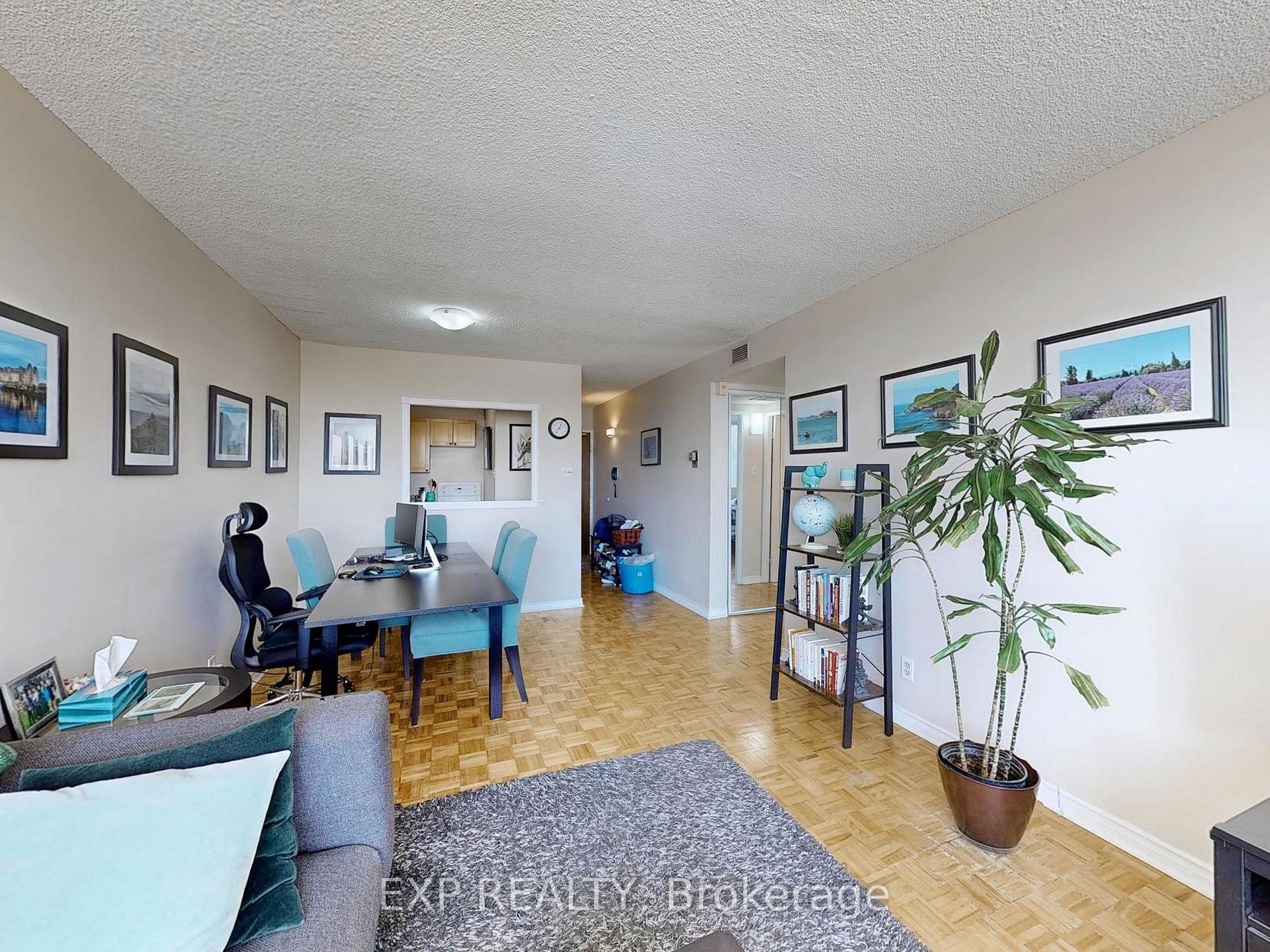 1 Bedroom Condo at 914 Yonge, Toronto For sale