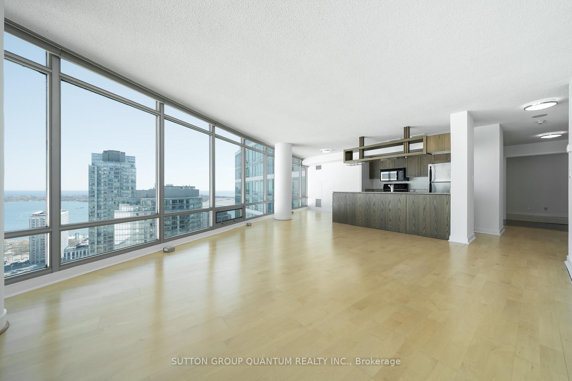 3 Bedrooms Condo at 81 Navy Wharf,  Toronto For sale