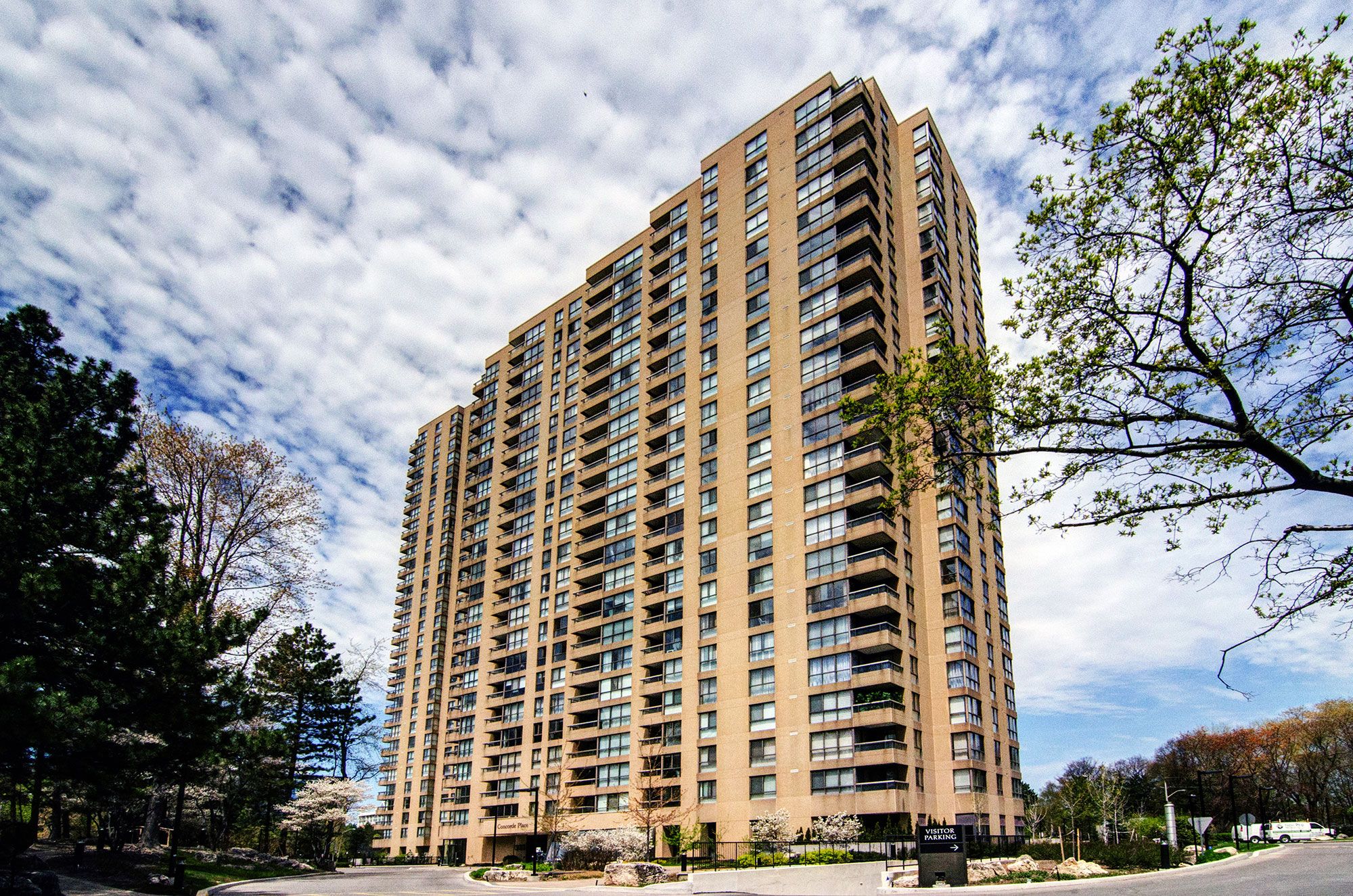 3 Concorde Place Unit# 2801 Toronto C13 Ontario M3C 3K7