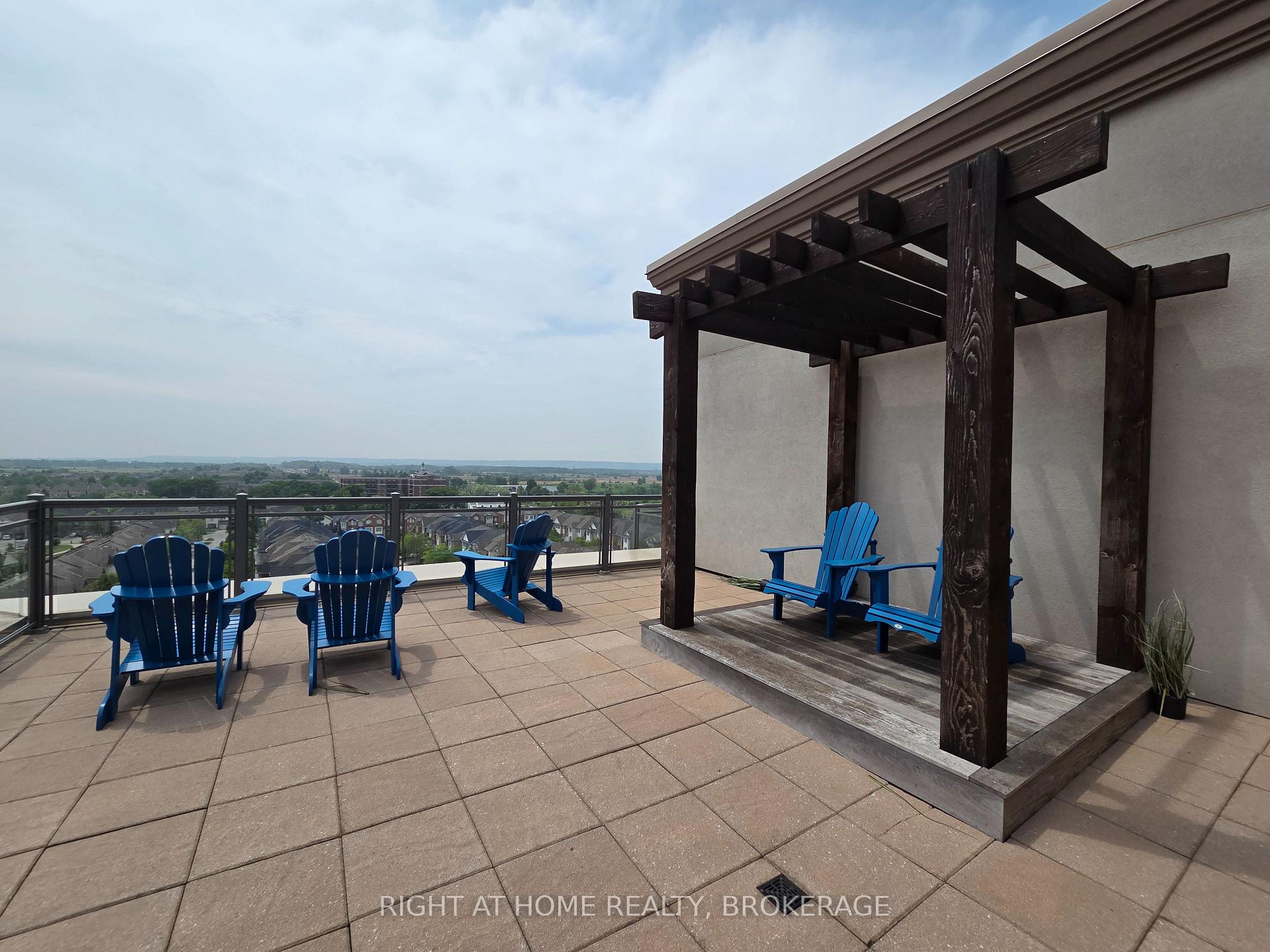 1 Bedroom Condo at 2490 Old Bronte, Oakville For sale