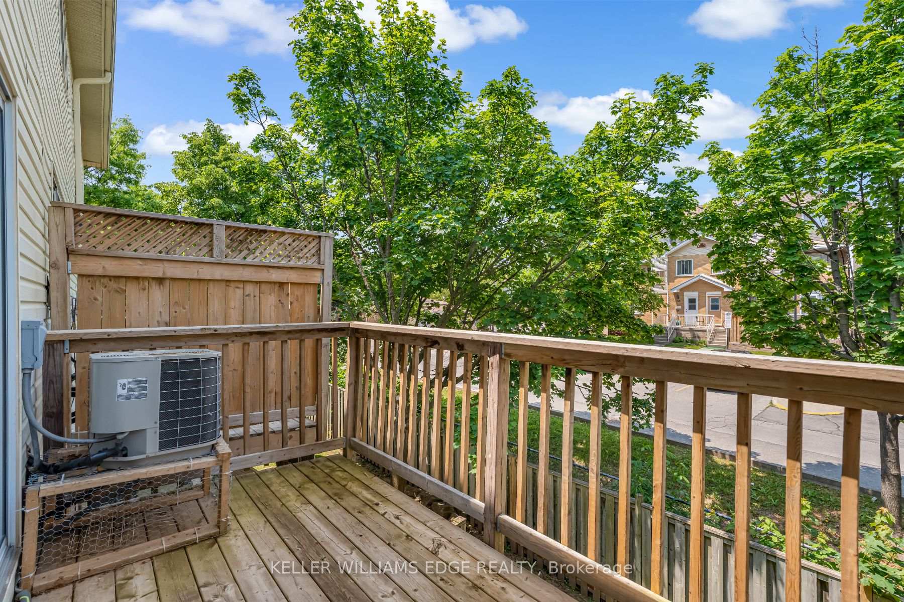 2 Bedrooms Condo at 4045 Upper Middle, Burlington For sale