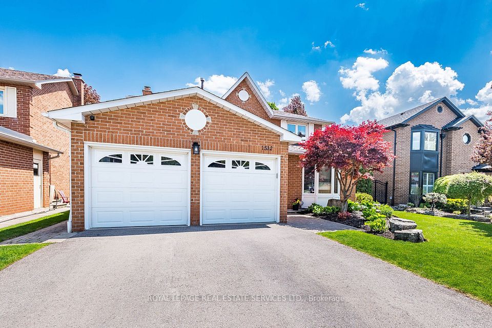 1532 Lovelady Crescent, Mississauga, ON L4W 2Z1