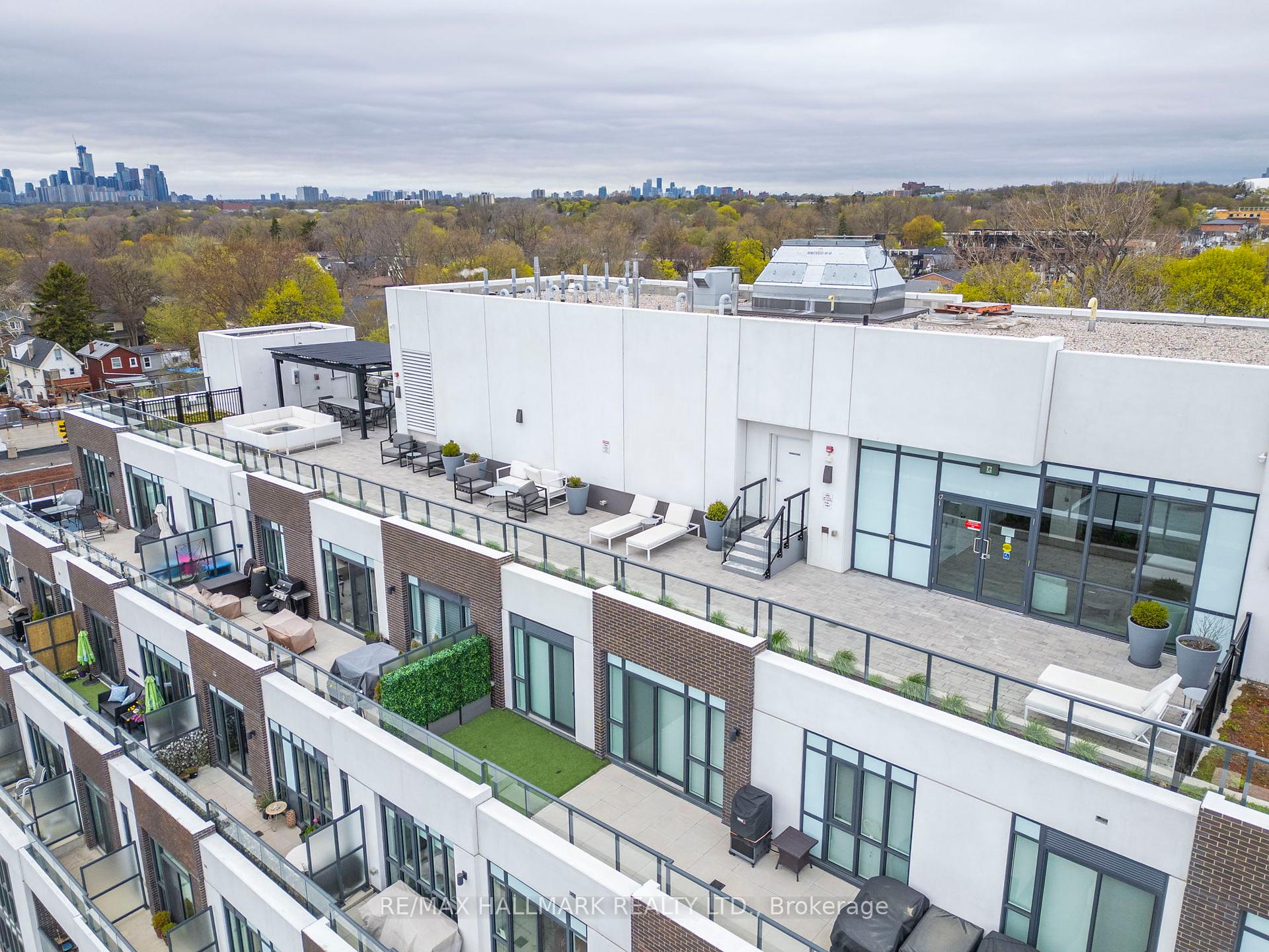 3 Bedrooms Condo at 1630 Queen, Toronto For sale