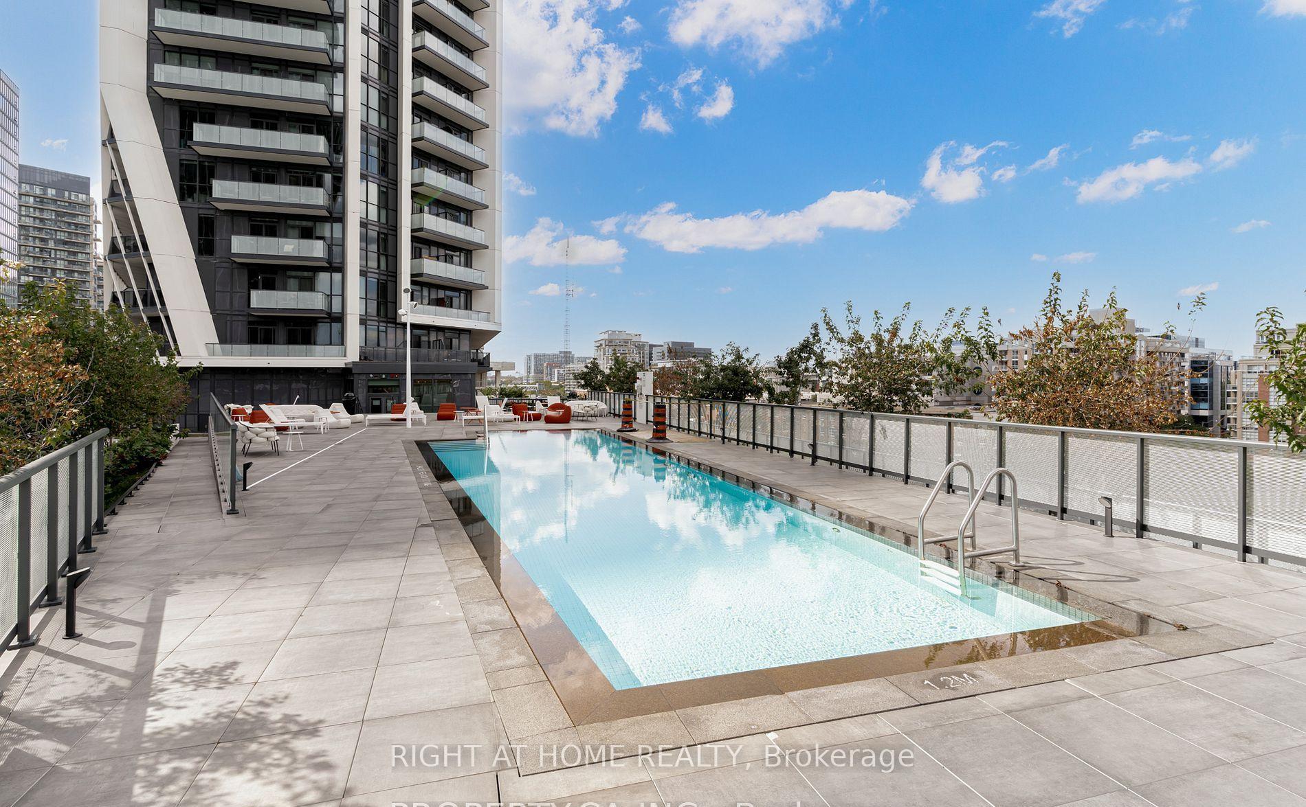 2 Bedrooms Condo at 50 Ordnance, Toronto For sale