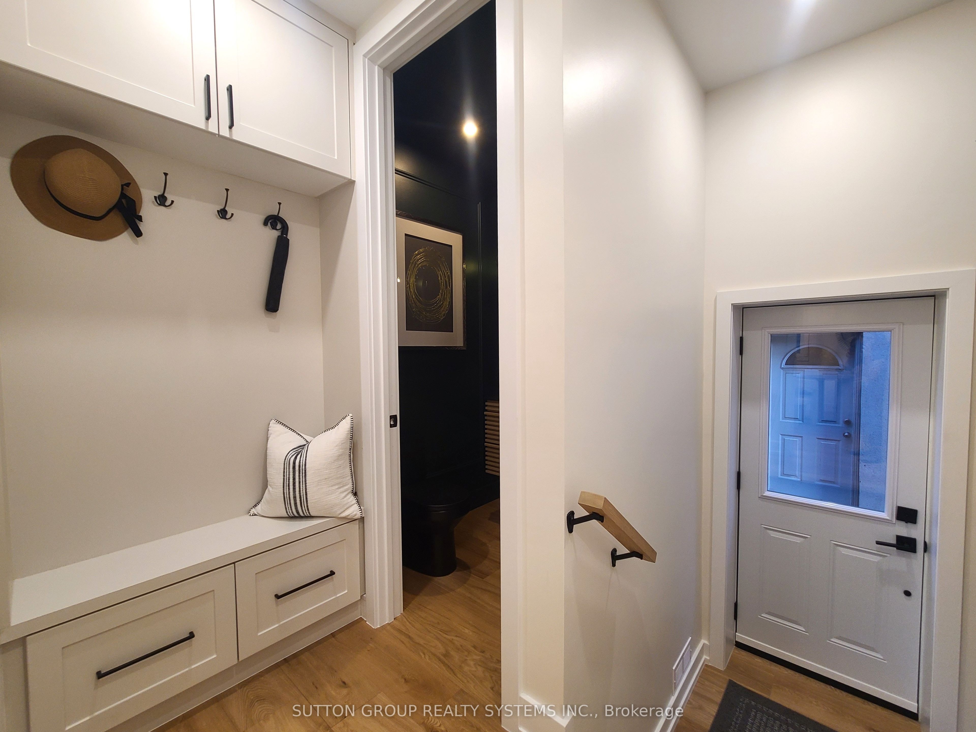 21 South Kingsway