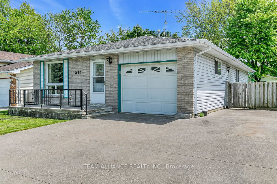 514 Desjardins Street, Lakeshore, ON N0R 1A0
