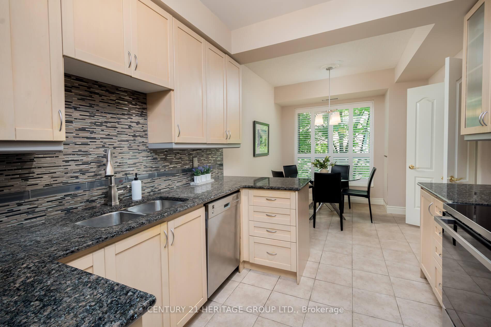 2 Bedrooms Condo at 11 William Carson, Toronto For sale