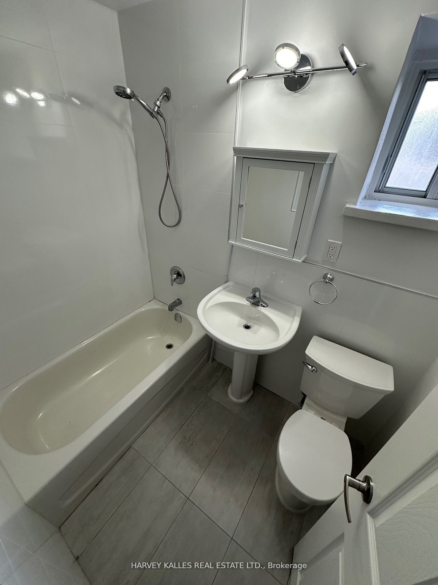 1055 Victoria Park Avenue 307